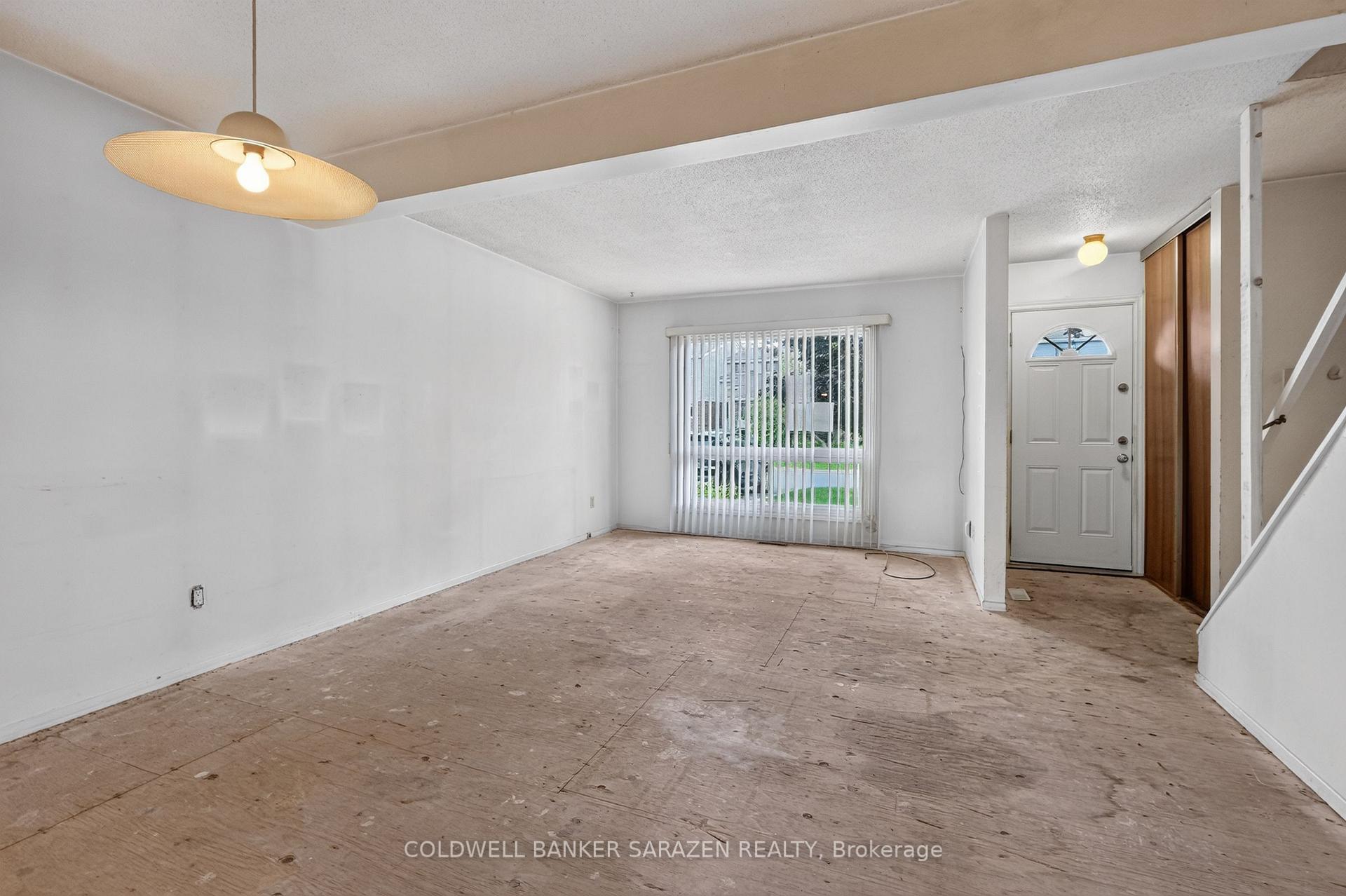 Photo 8 of 2027 Kelden Crescent, Ottawa, Blackburn Hamlet (South) — HOMEH