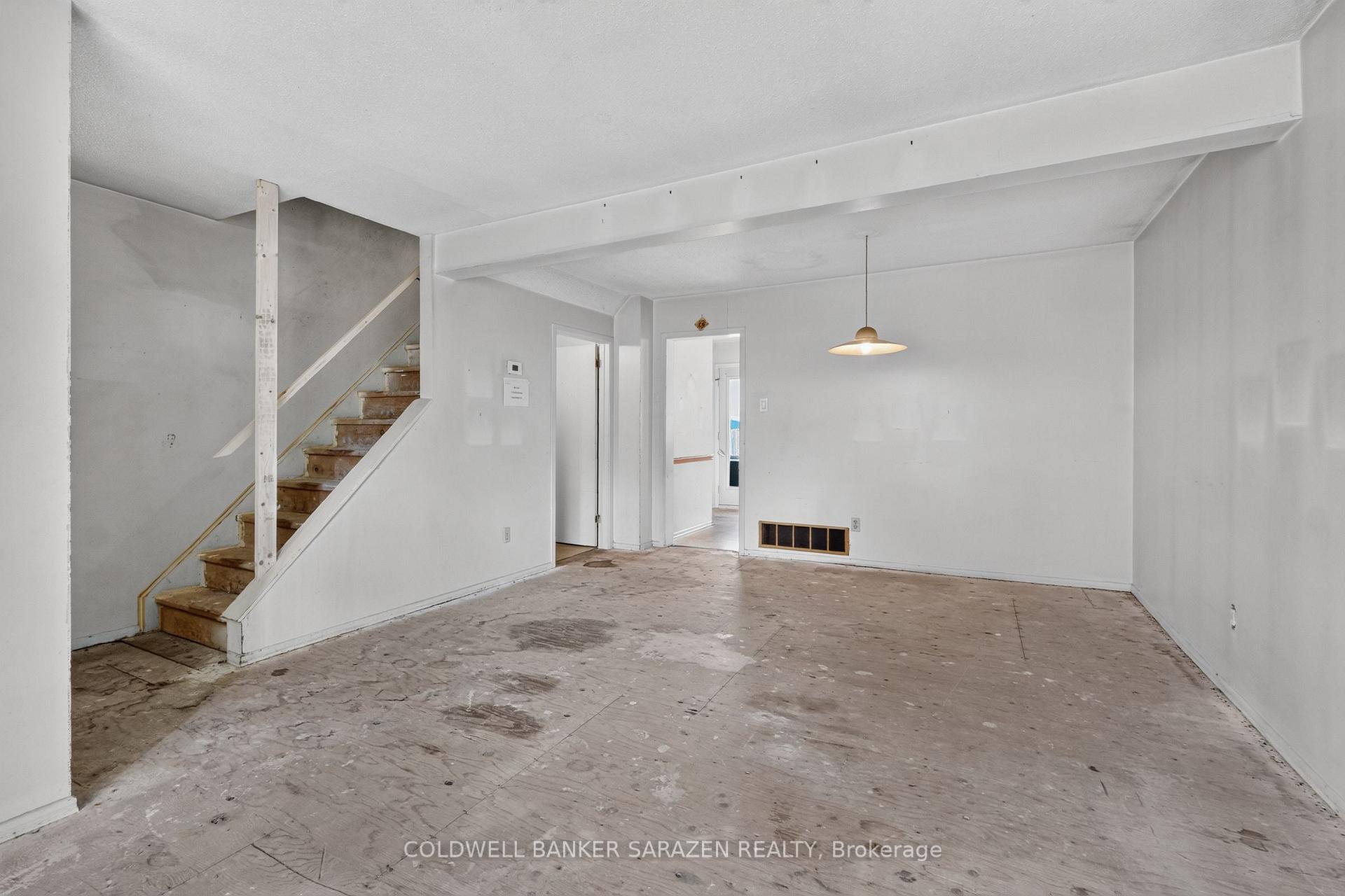 Photo 10 of 2027 Kelden Crescent, Ottawa, Blackburn Hamlet (South) — HOMEH