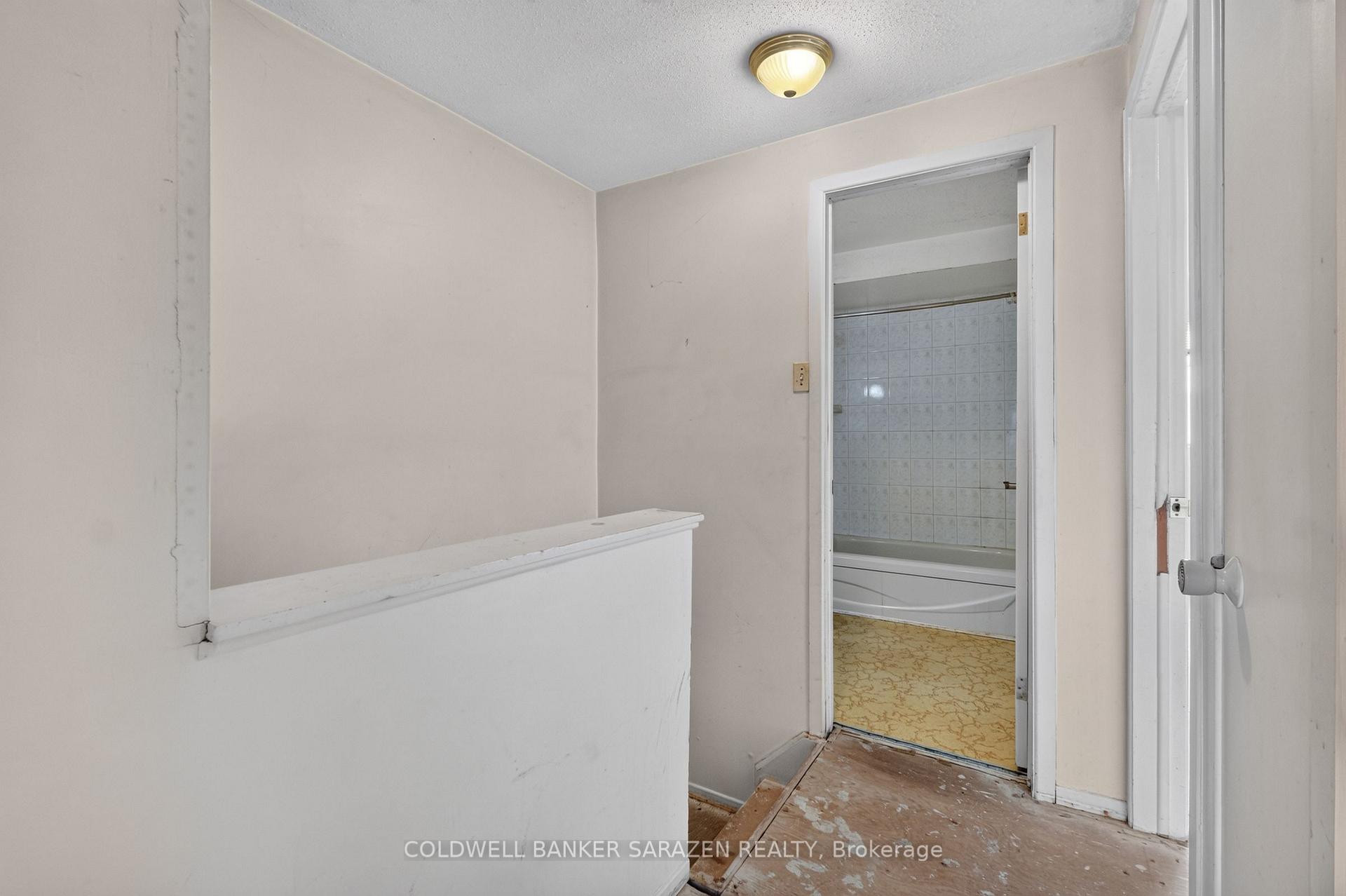 Photo 17 of 2027 Kelden Crescent, Ottawa, Blackburn Hamlet (South) — HOMEH