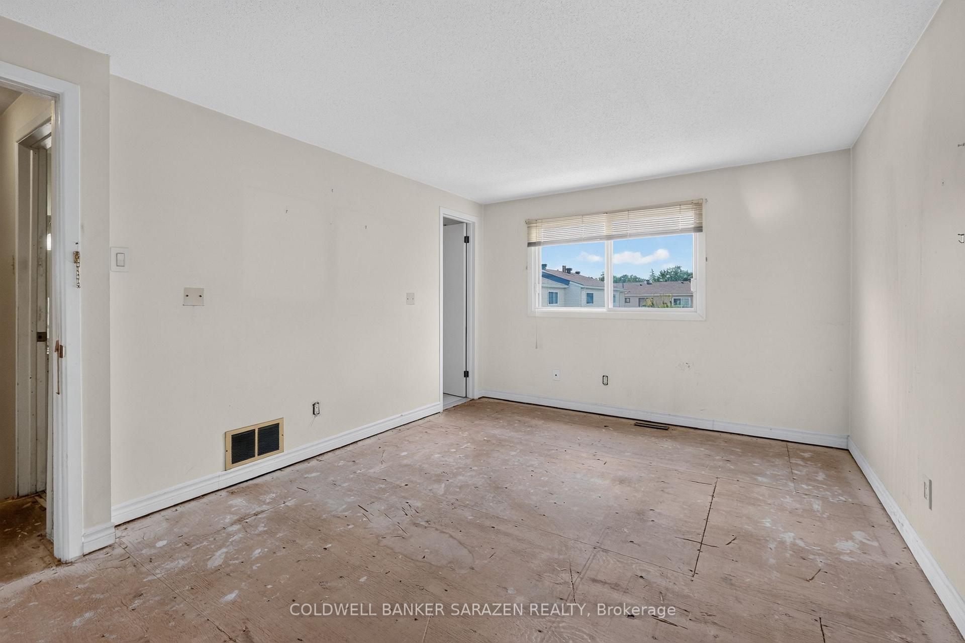 Photo 23 of 2027 Kelden Crescent, Ottawa, Blackburn Hamlet (South) — HOMEH
