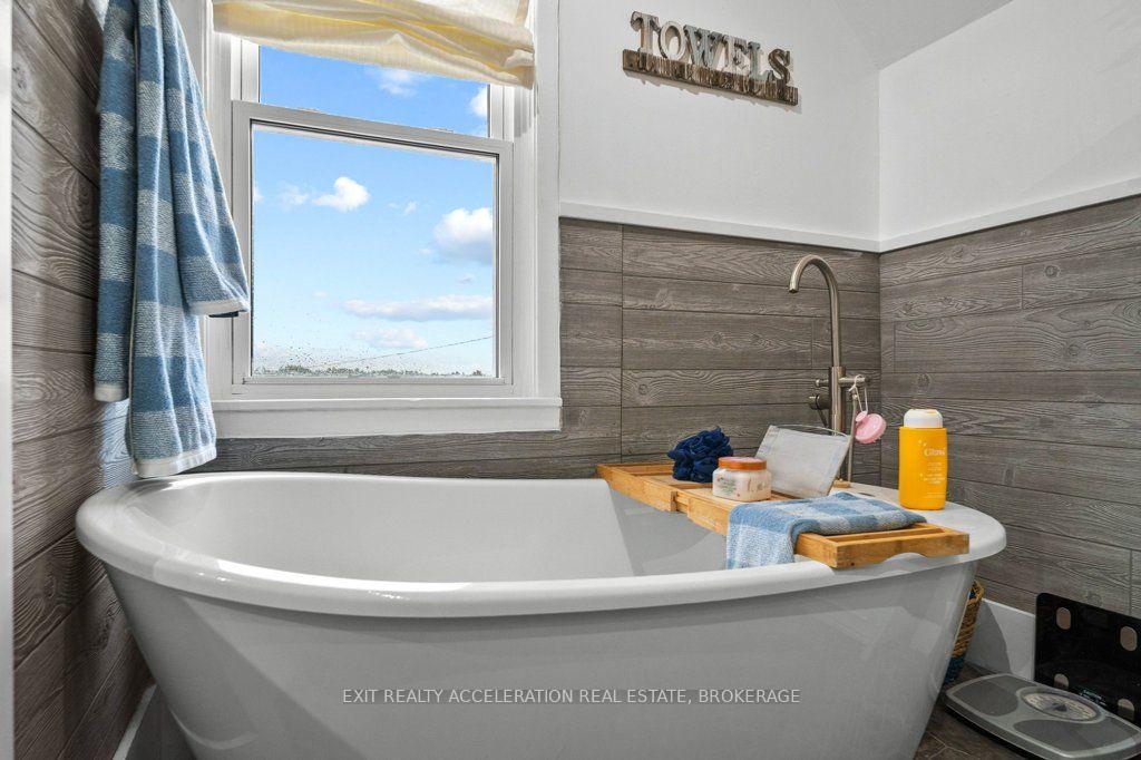Photo 24 of 814 Meach Road, Greater Napanee, Greater Napanee — HOMEH