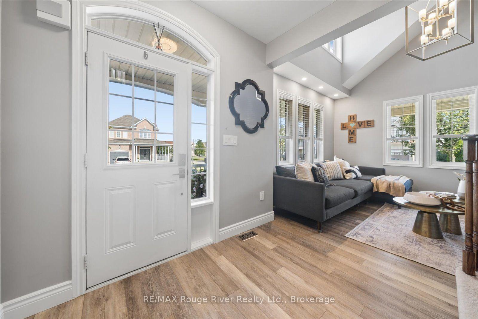 Photo 8 of 14 Chiswick Avenue, Whitby, Brooklin — HOMEH