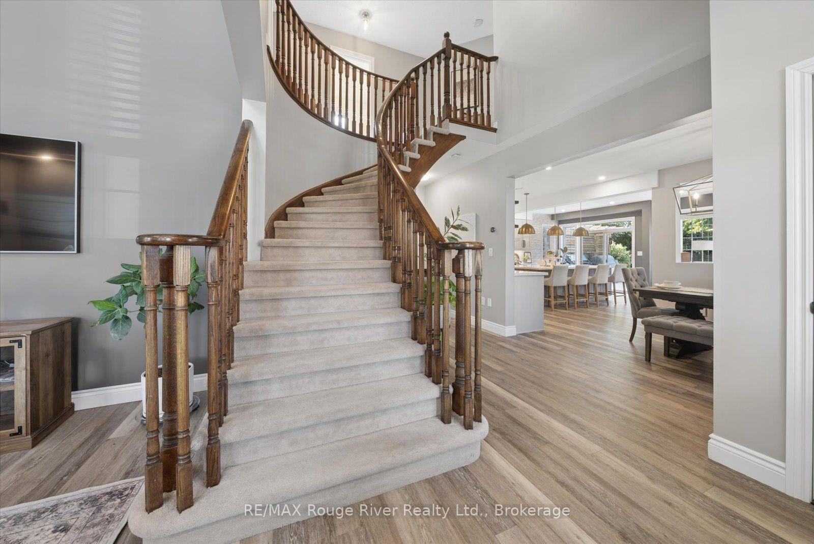 Photo 9 of 14 Chiswick Avenue, Whitby, Brooklin — HOMEH