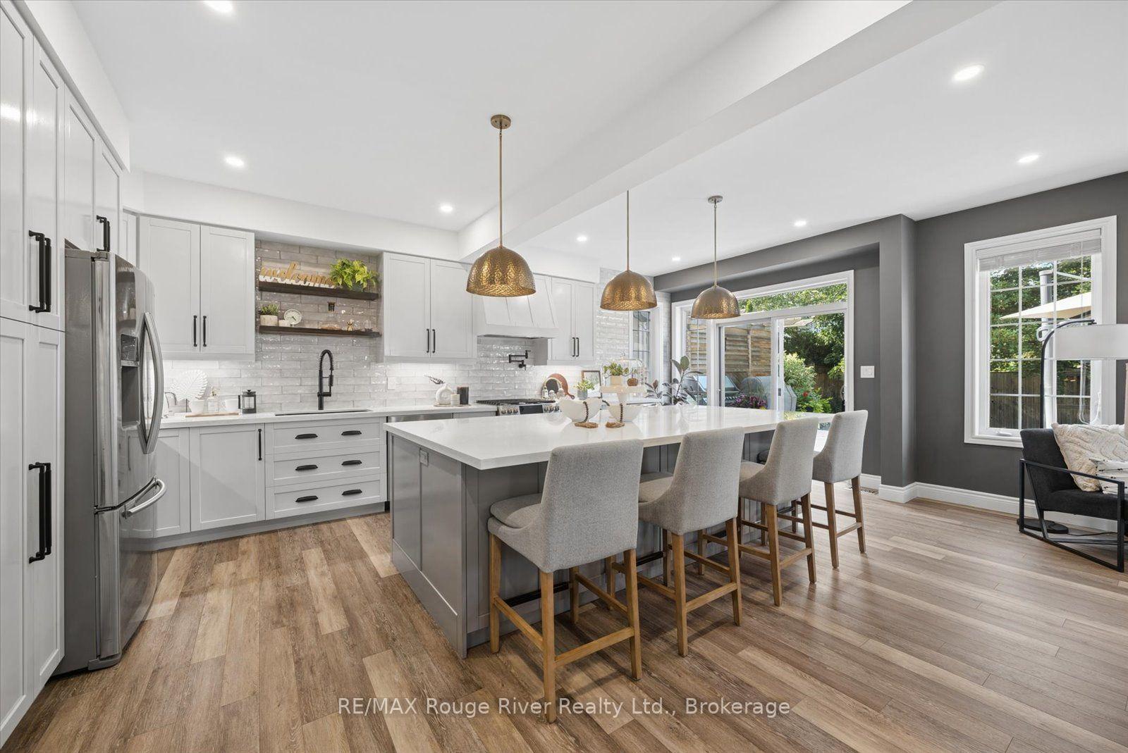 Photo 12 of 14 Chiswick Avenue, Whitby, Brooklin — HOMEH