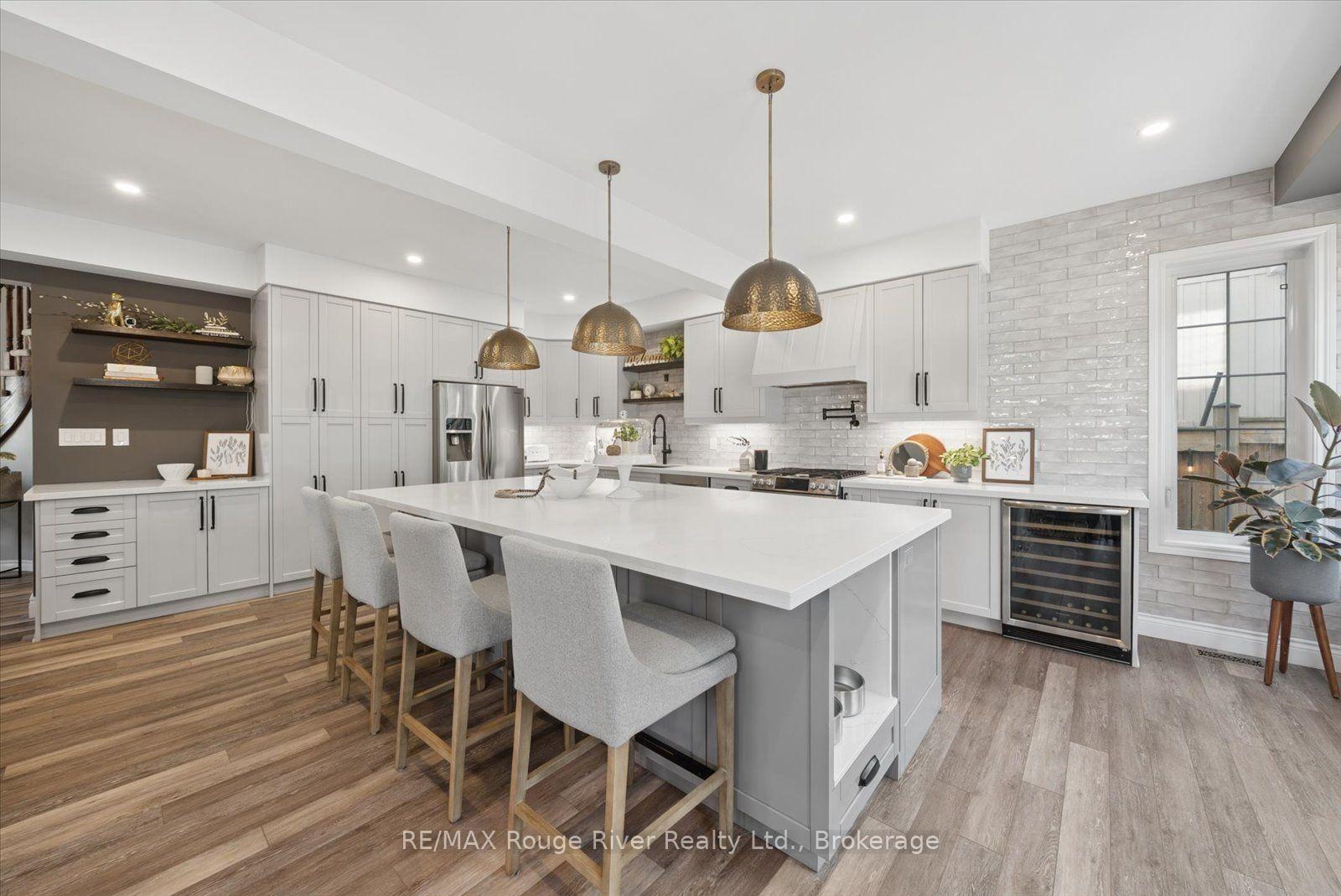 Photo 13 of 14 Chiswick Avenue, Whitby, Brooklin — HOMEH