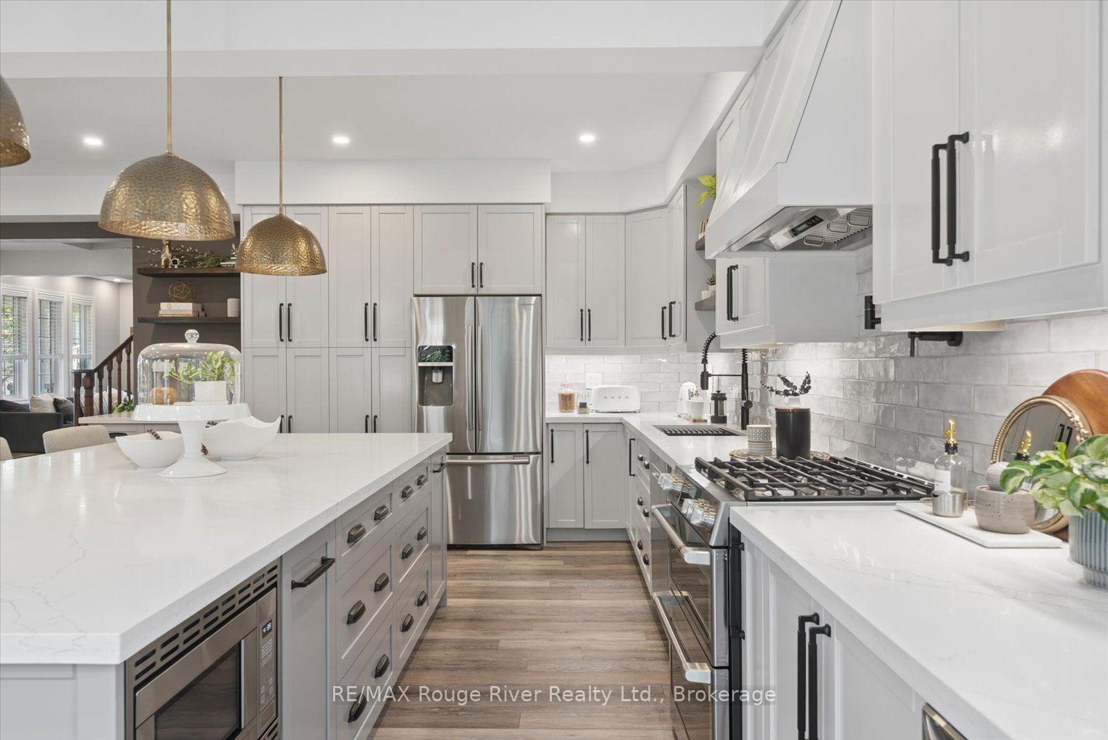 Photo 15 of 14 Chiswick Avenue, Whitby, Brooklin — HOMEH