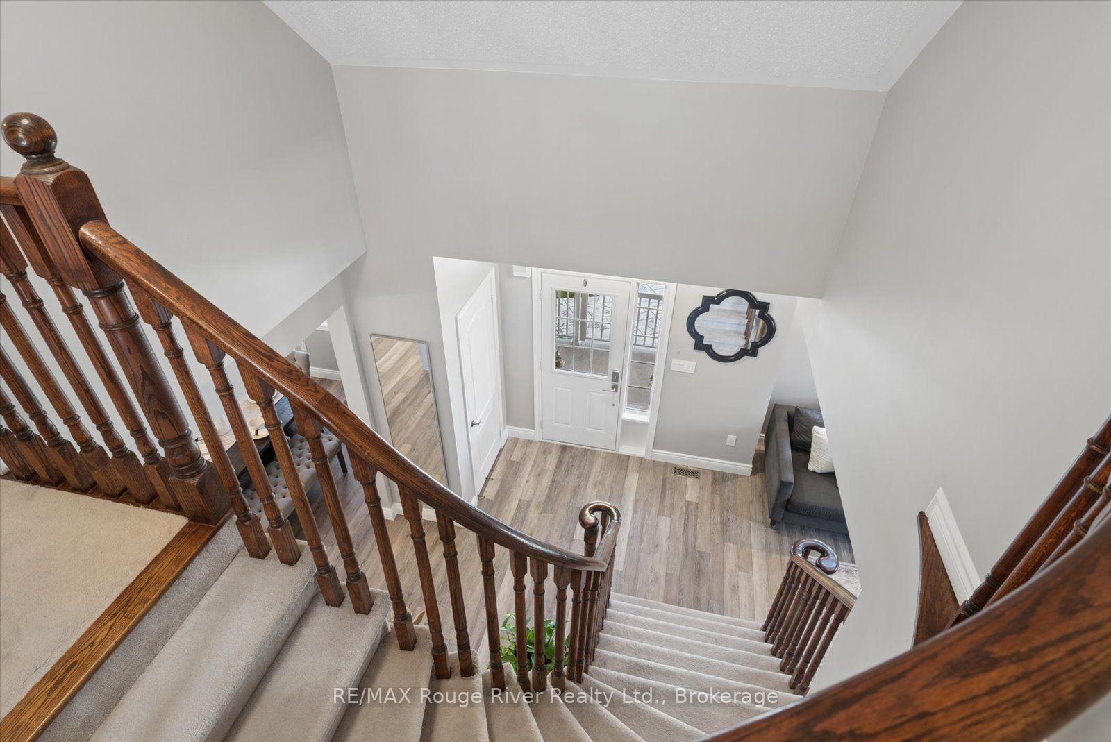 Photo 24 of 14 Chiswick Avenue, Whitby, Brooklin — HOMEH