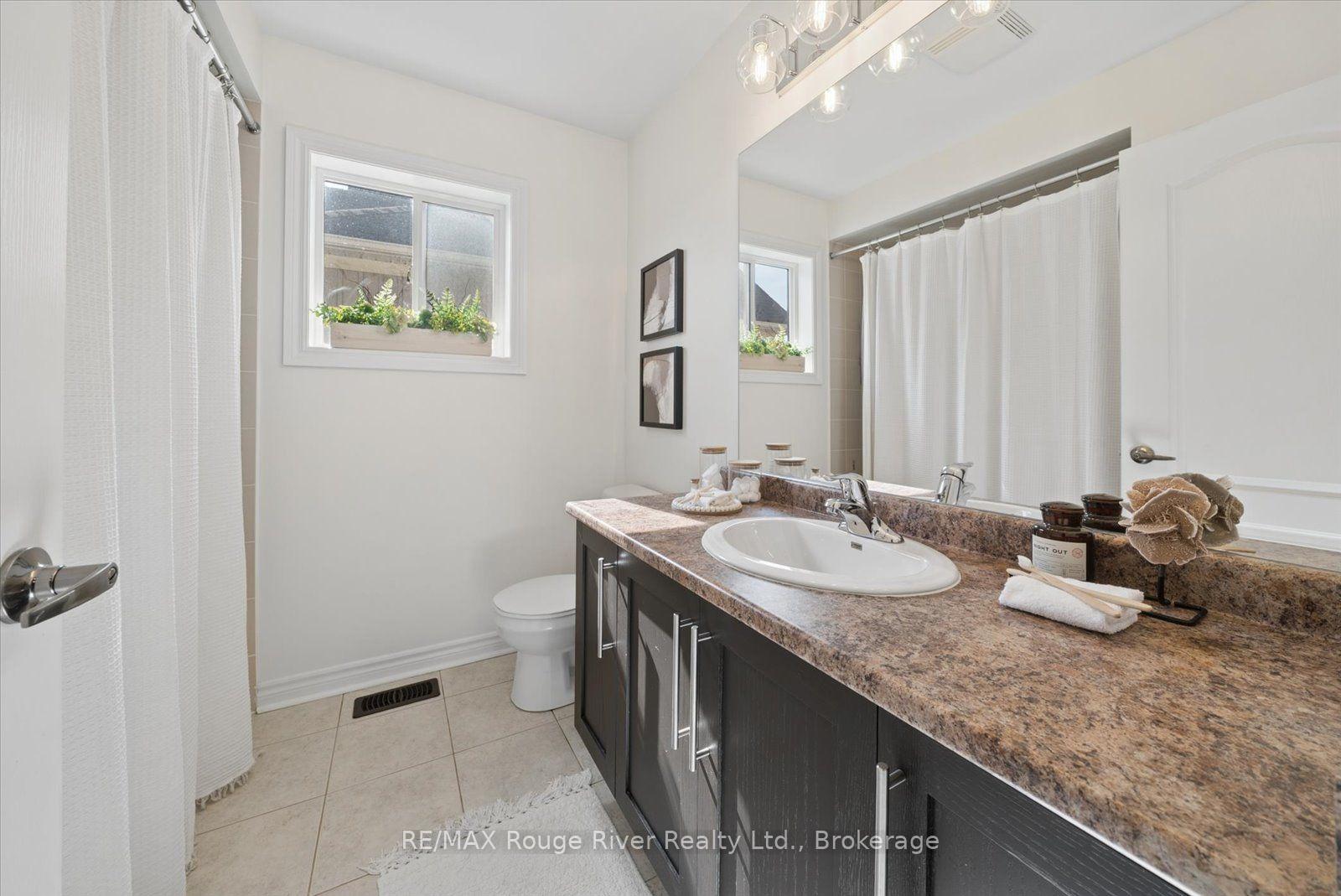 Photo 34 of 14 Chiswick Avenue, Whitby, Brooklin — HOMEH