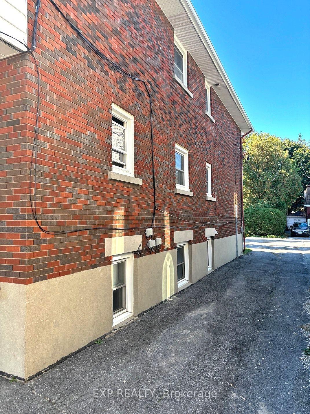 Photo 8 of 527 Laderoute Avenue, Ottawa, Westboro/Hampton Park — HOMEH