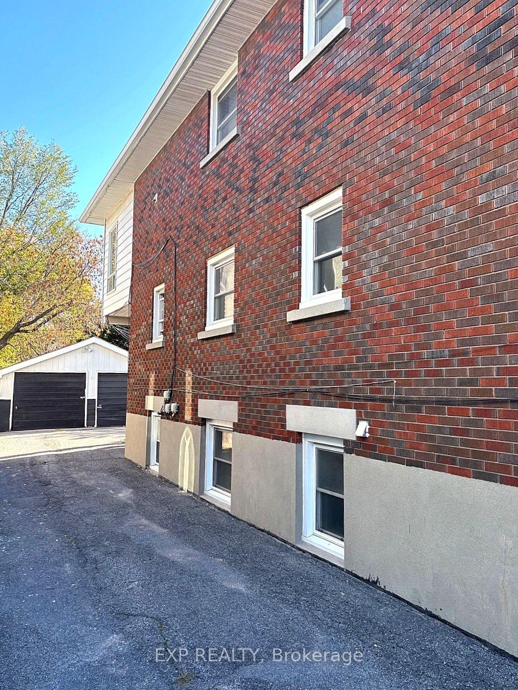 Photo 10 of 527 Laderoute Avenue, Ottawa, Westboro/Hampton Park — HOMEH