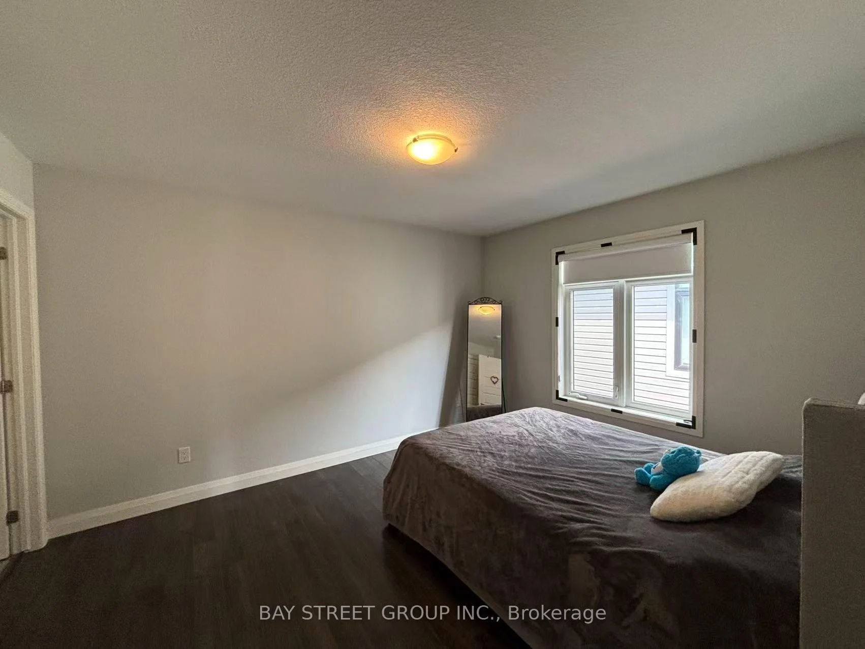 Photo 11 of Unit 106, 3260 Singleton Avenue, London, South W — HOMEH