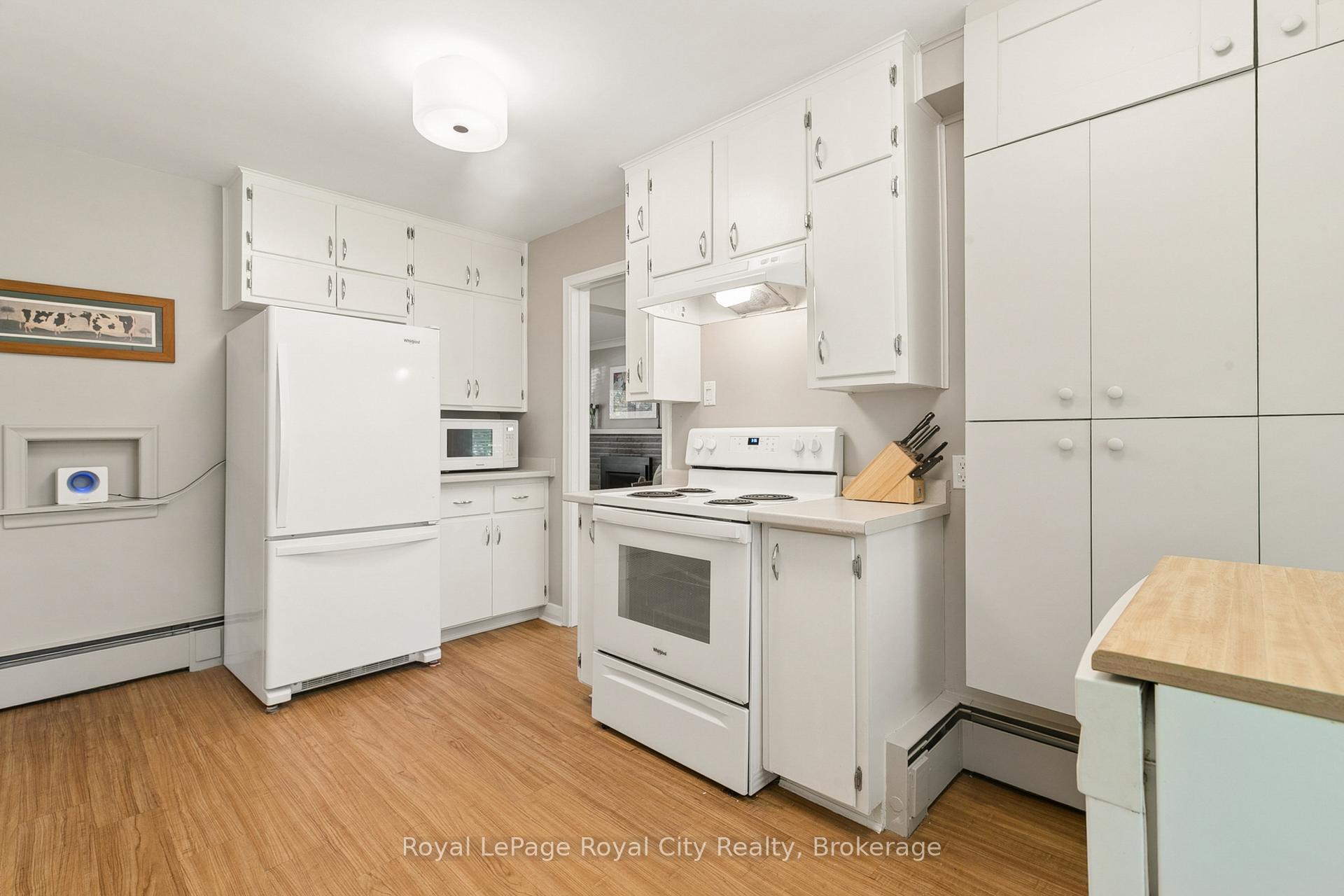 Photo 16 of 120 Hill Street E, Centre Wellington, Fergus — HOMEH