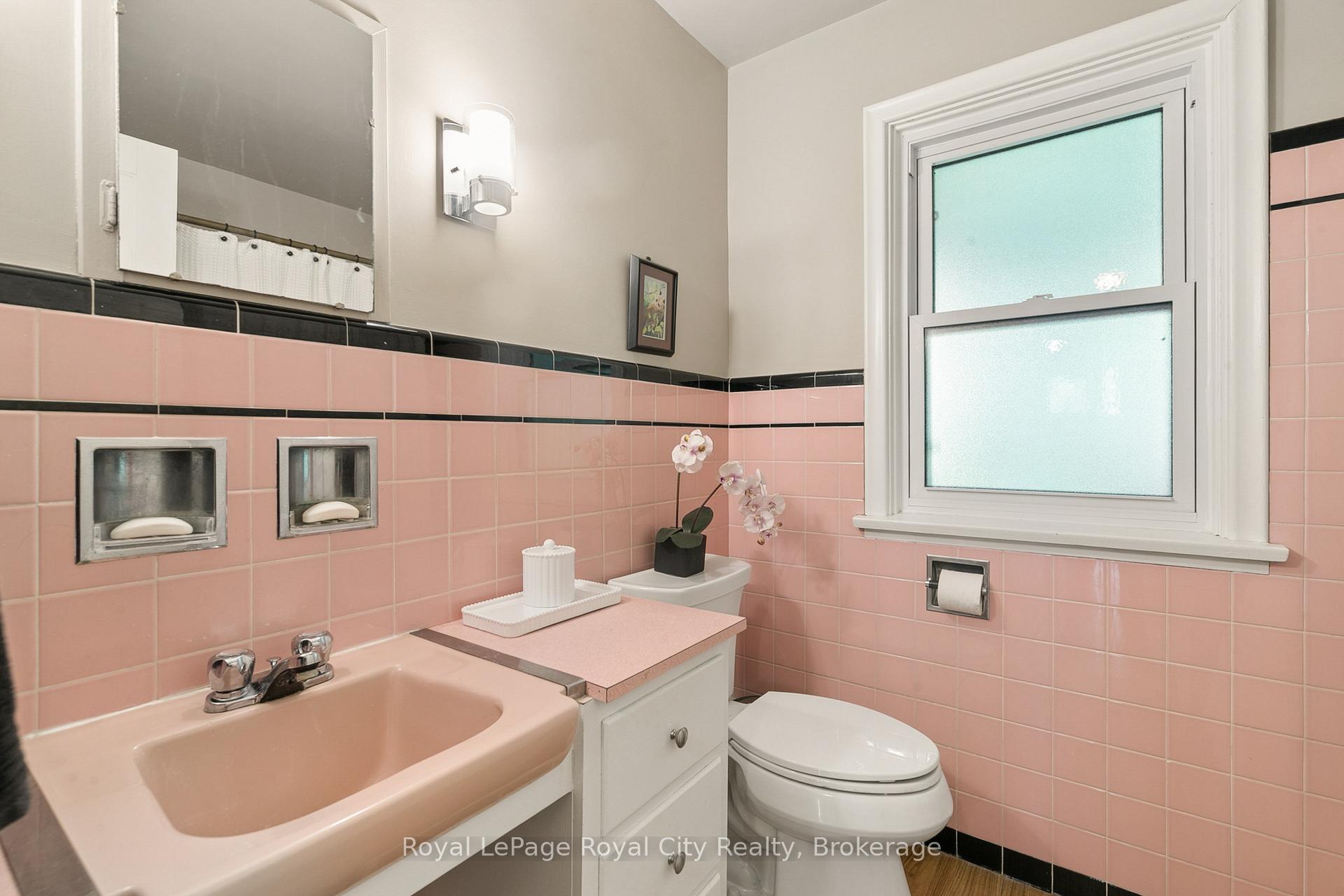 Photo 19 of 120 Hill Street E, Centre Wellington, Fergus — HOMEH