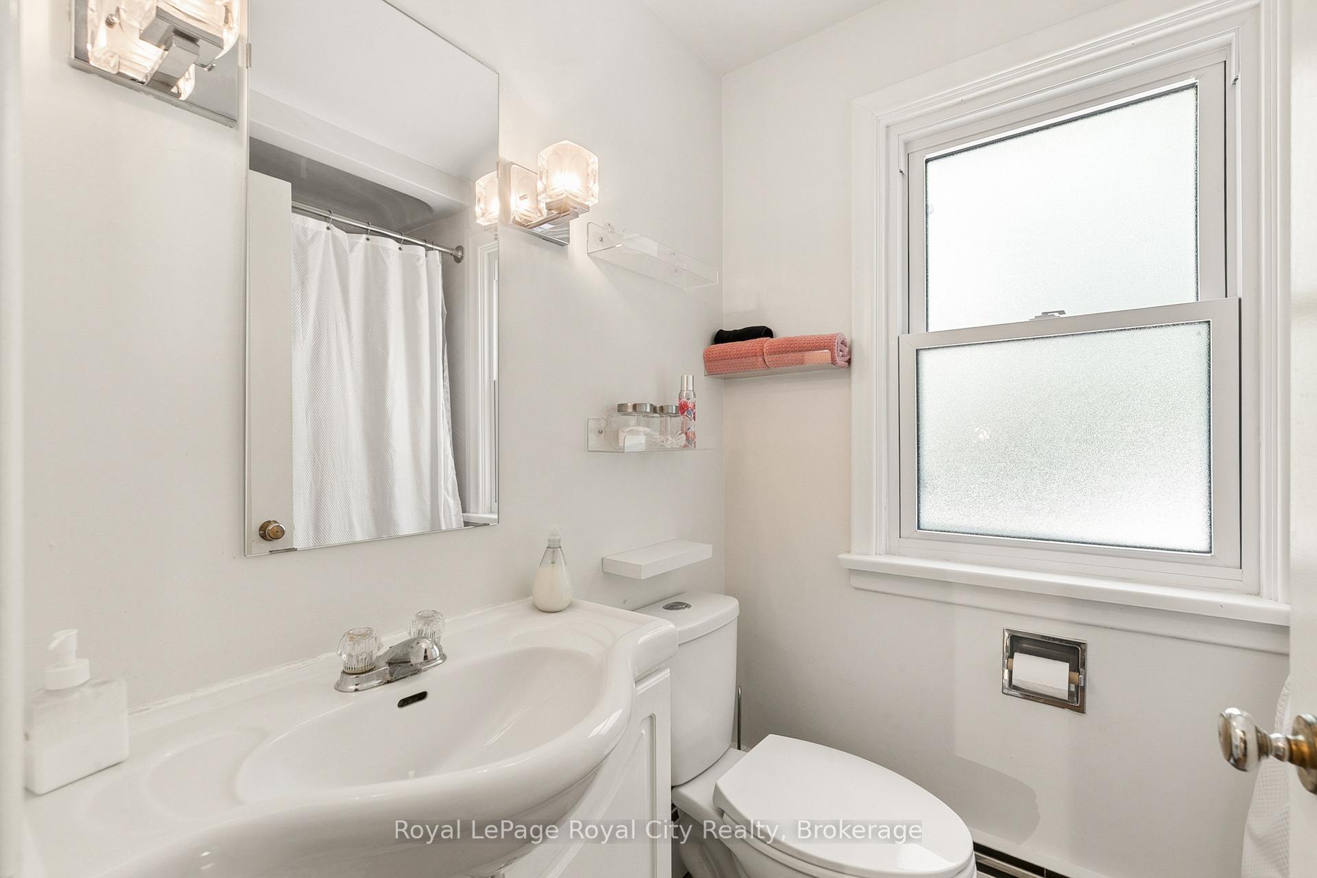 Photo 23 of 120 Hill Street E, Centre Wellington, Fergus — HOMEH