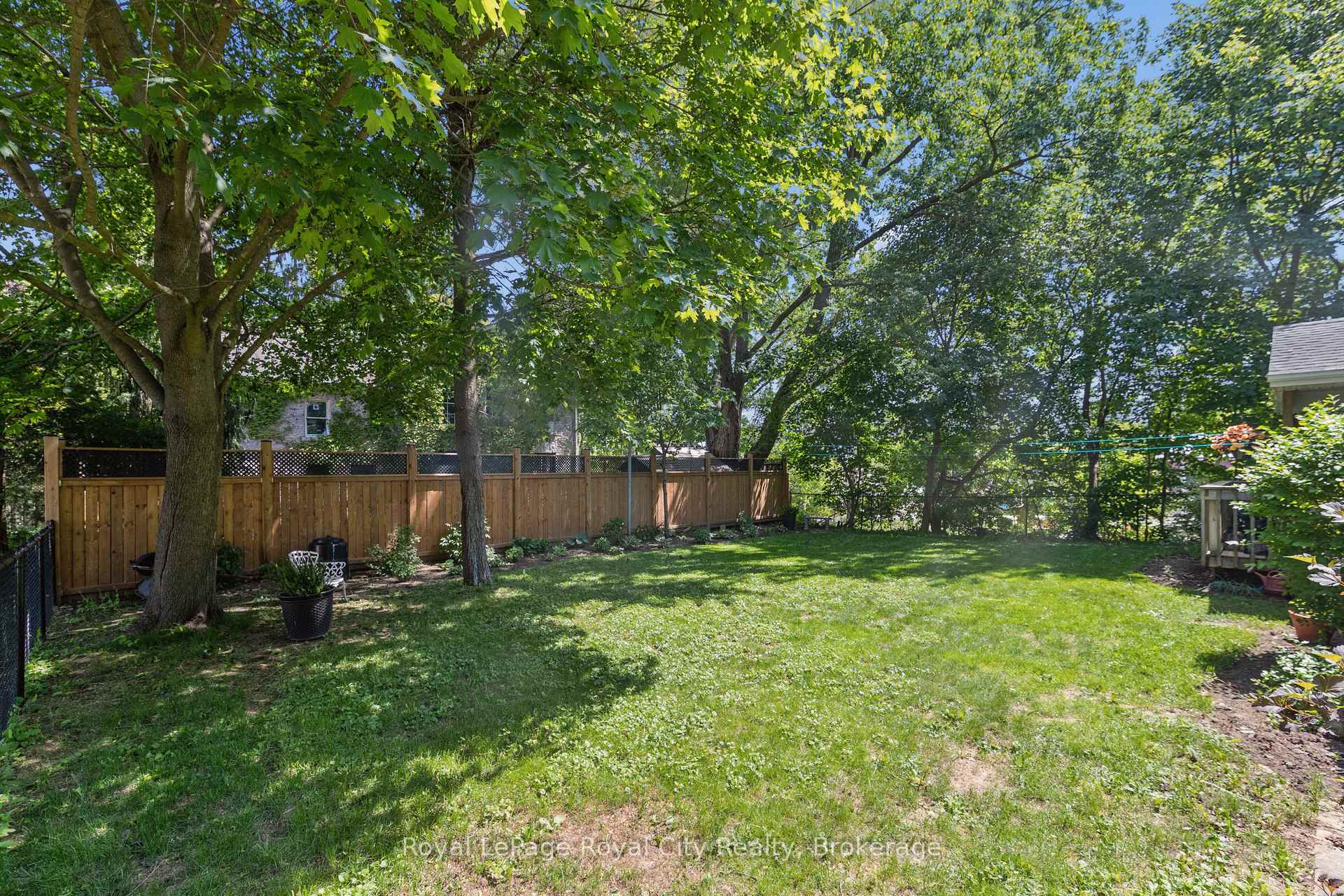 Photo 33 of 120 Hill Street E, Centre Wellington, Fergus — HOMEH