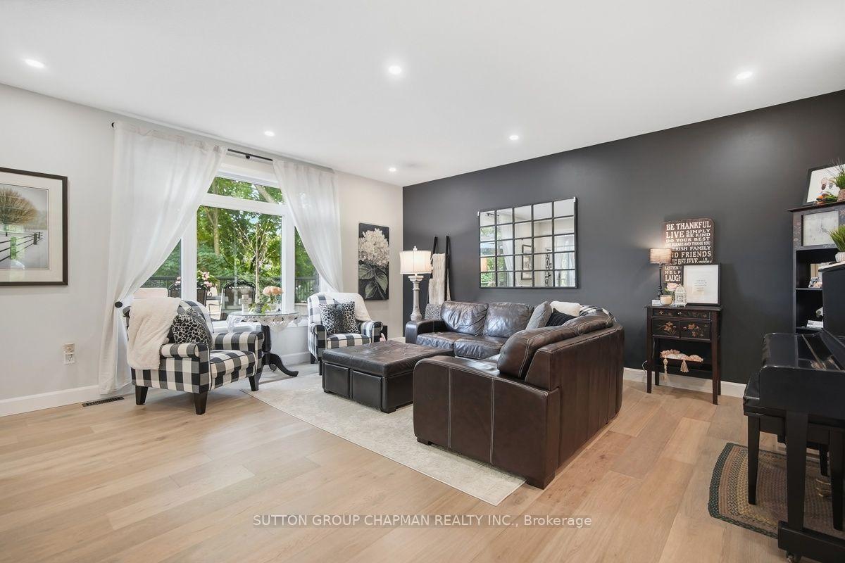 Photo 10 of 830 Riverside Drive, London, North Q — HOMEH