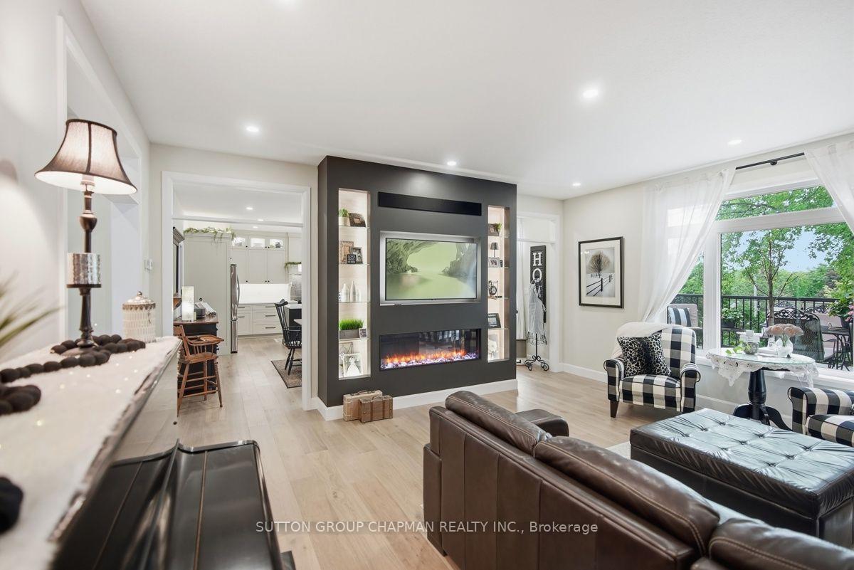 Photo 12 of 830 Riverside Drive, London, North Q — HOMEH