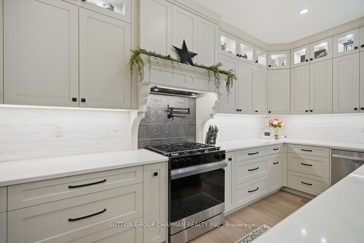 Photo 18 of 830 Riverside Drive, London, North Q — HOMEH