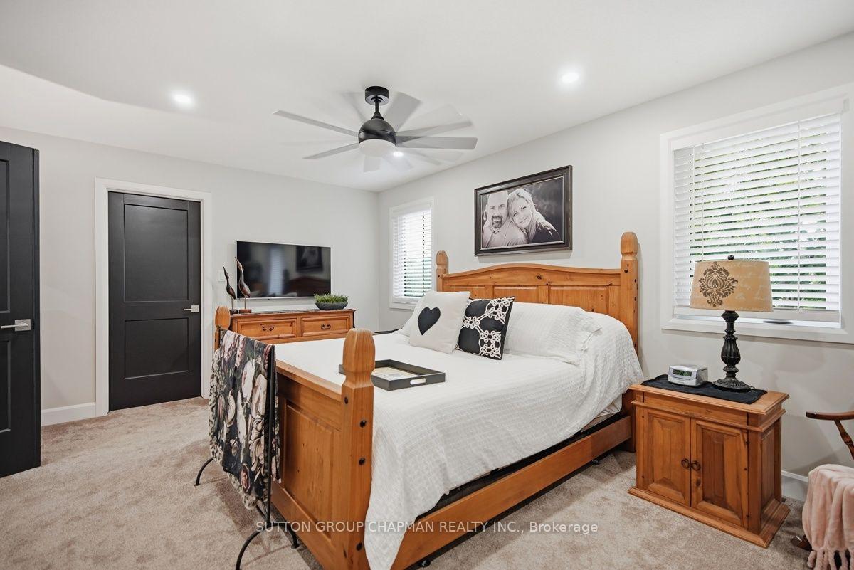 Photo 25 of 830 Riverside Drive, London, North Q — HOMEH