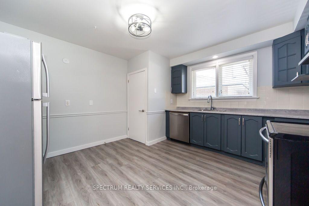 Photo 16 of 131 West Deane Park Drive, Etobicoke, Eringate-Centennial-West Deane — HOMEH