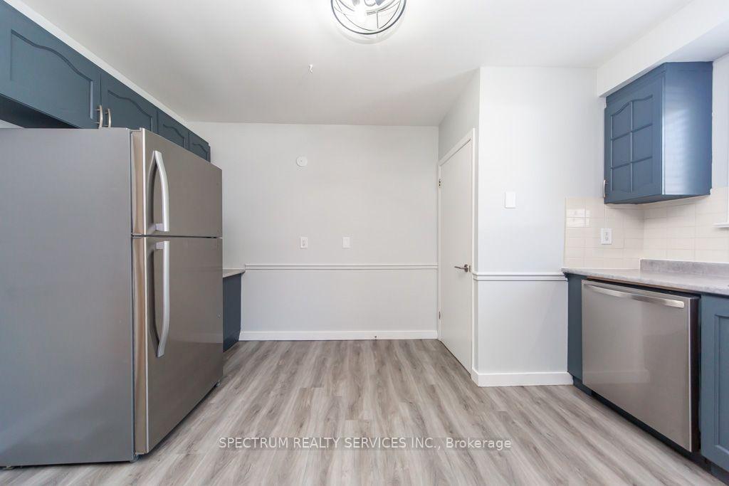 Photo 18 of 131 West Deane Park Drive, Etobicoke, Eringate-Centennial-West Deane — HOMEH