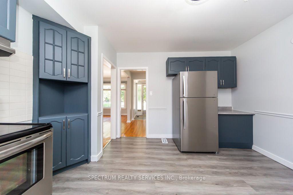 Photo 20 of 131 West Deane Park Drive, Etobicoke, Eringate-Centennial-West Deane — HOMEH