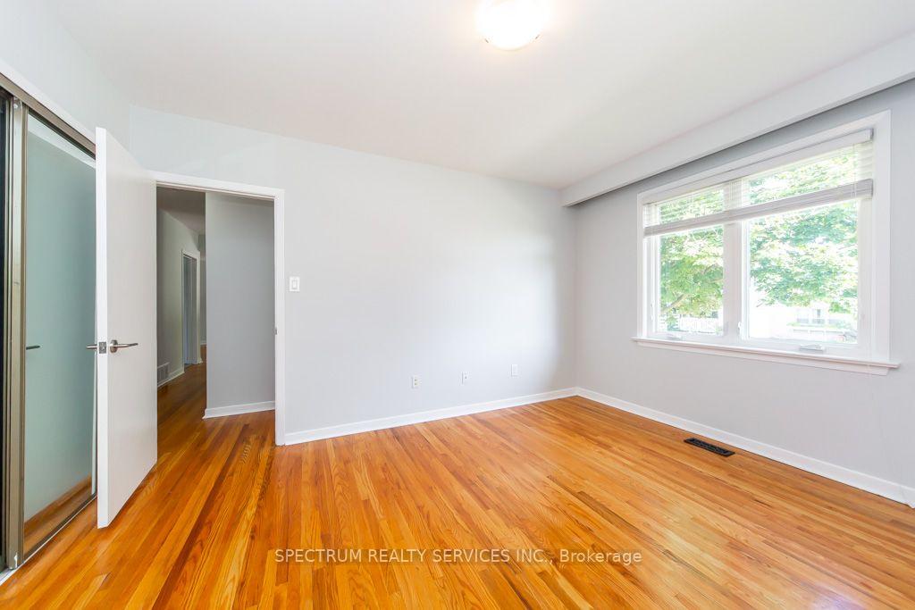 Photo 23 of 131 West Deane Park Drive, Etobicoke, Eringate-Centennial-West Deane — HOMEH