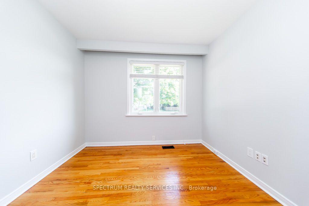 Photo 25 of 131 West Deane Park Drive, Etobicoke, Eringate-Centennial-West Deane — HOMEH