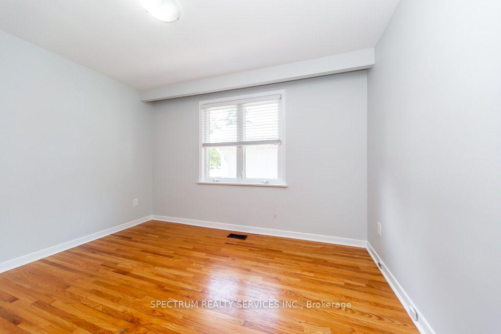 Photo 28 of 131 West Deane Park Drive, Etobicoke, Eringate-Centennial-West Deane — HOMEH