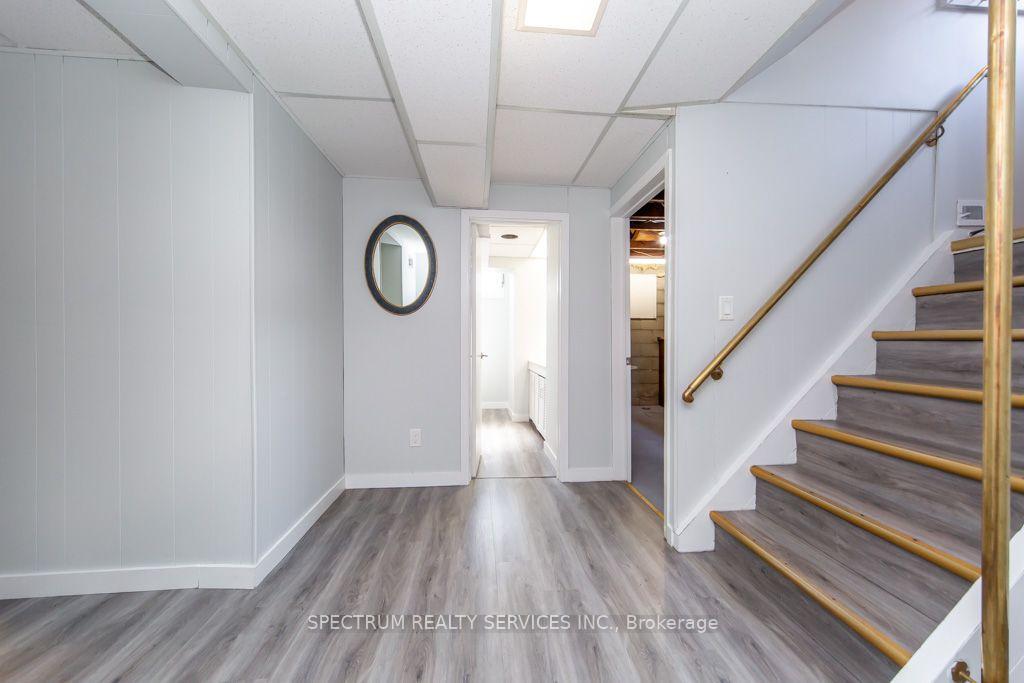 Photo 33 of 131 West Deane Park Drive, Etobicoke, Eringate-Centennial-West Deane — HOMEH