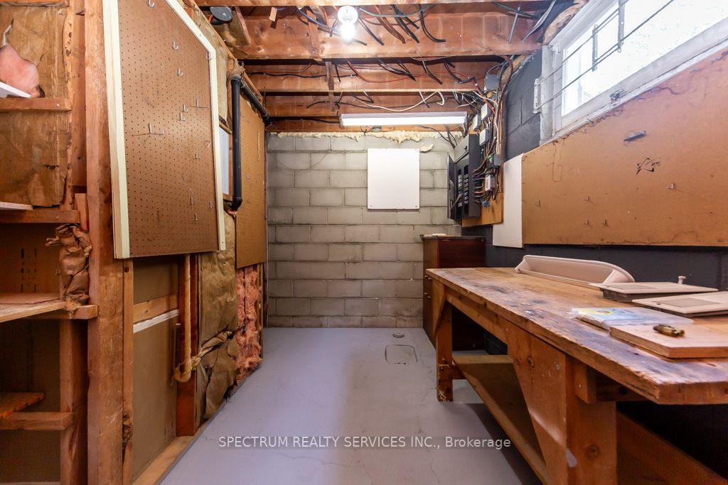 Photo 38 of 131 West Deane Park Drive, Etobicoke, Eringate-Centennial-West Deane — HOMEH