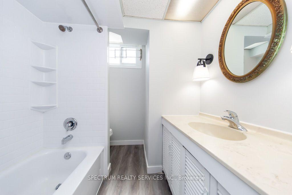 Photo 44 of 131 West Deane Park Drive, Etobicoke, Eringate-Centennial-West Deane — HOMEH
