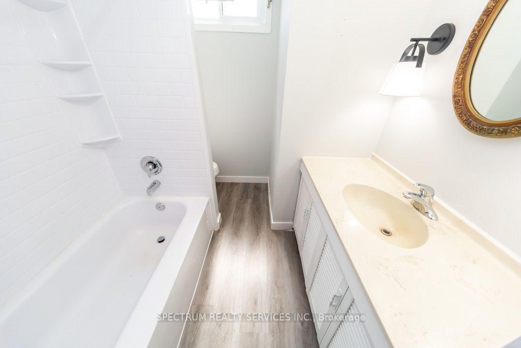 Photo 46 of 131 West Deane Park Drive, Etobicoke, Eringate-Centennial-West Deane — HOMEH
