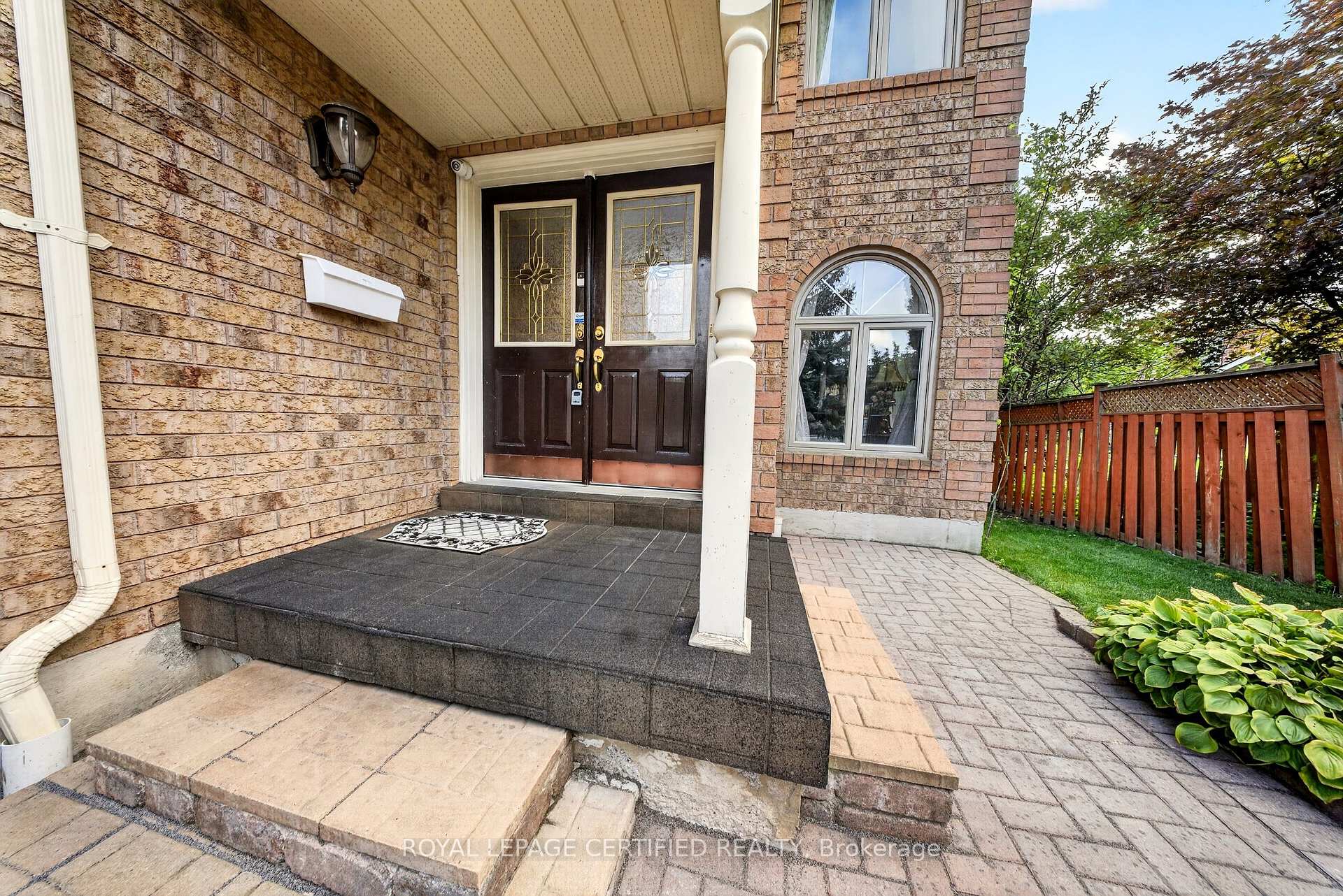 Photo 3 of 5344 Segriff Drive, Mississauga, East Credit — HOMEH