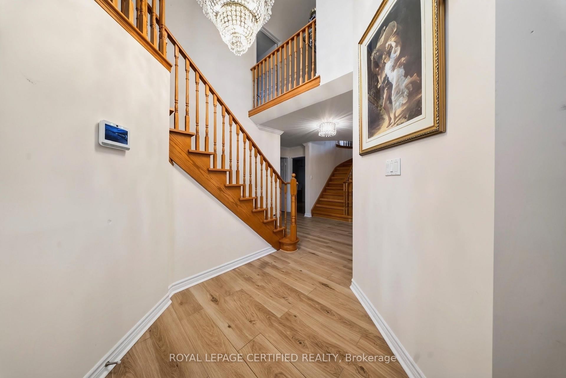 Photo 4 of 5344 Segriff Drive, Mississauga, East Credit — HOMEH