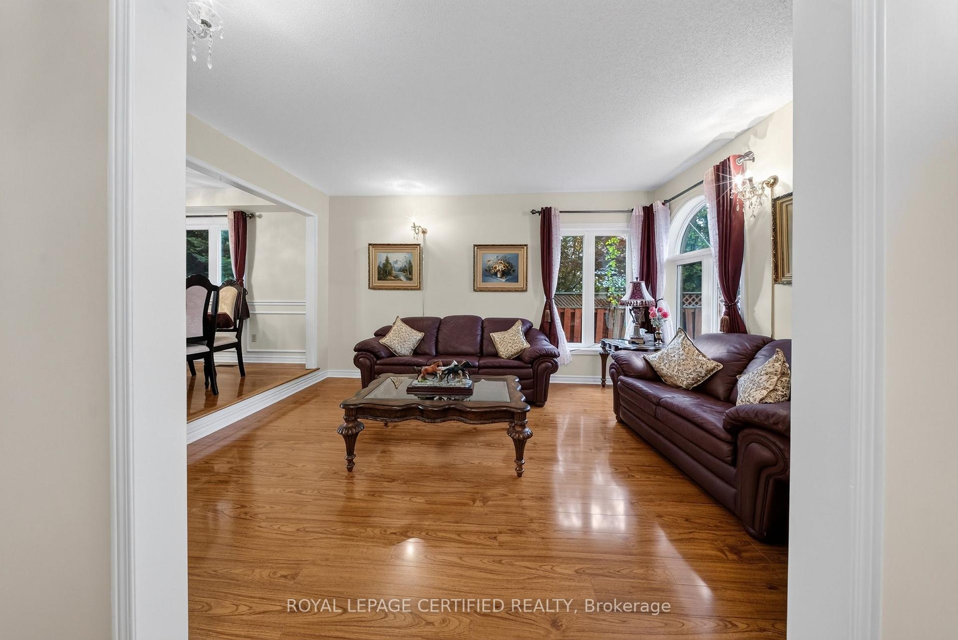 Photo 6 of 5344 Segriff Drive, Mississauga, East Credit — HOMEH