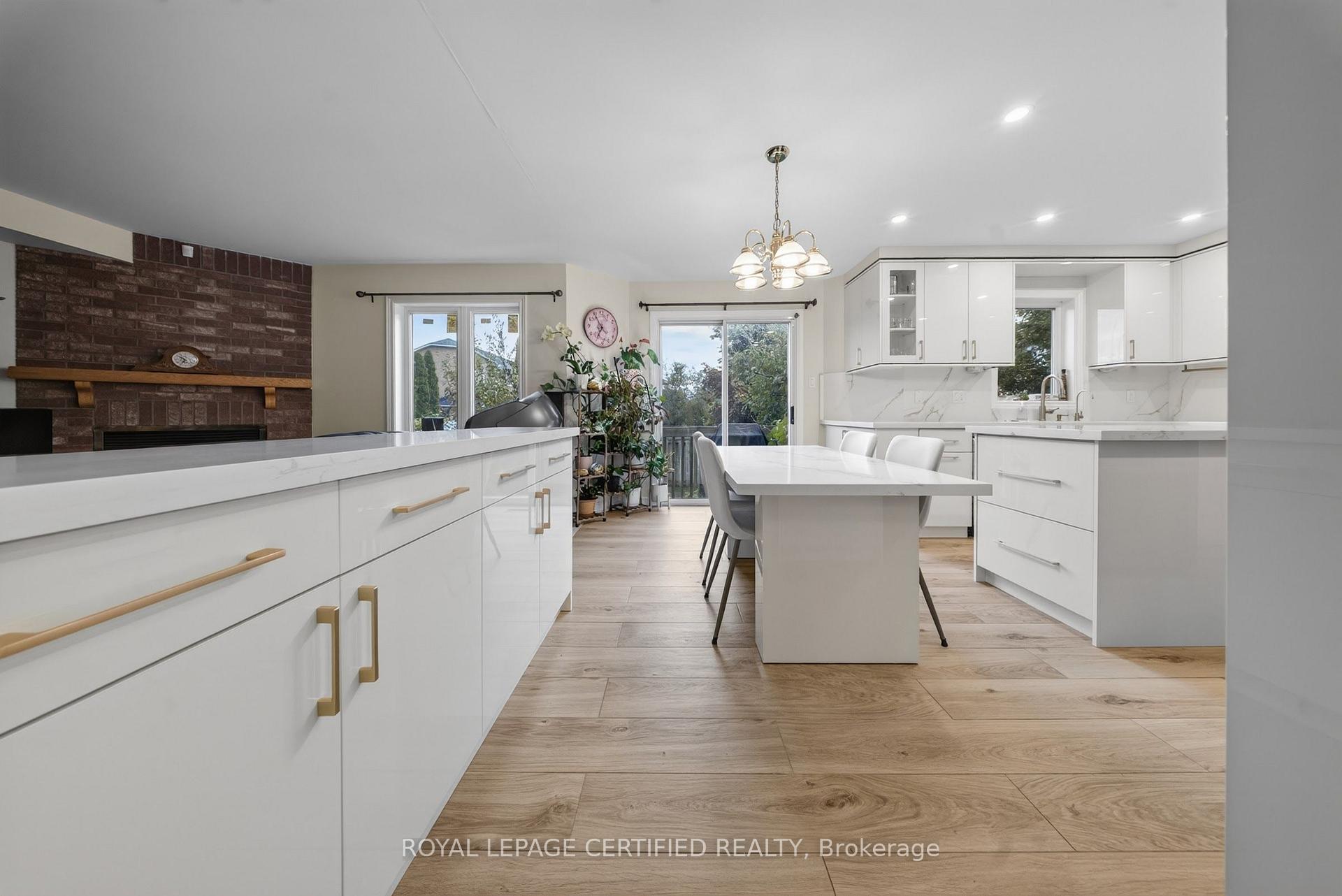 Photo 10 of 5344 Segriff Drive, Mississauga, East Credit — HOMEH