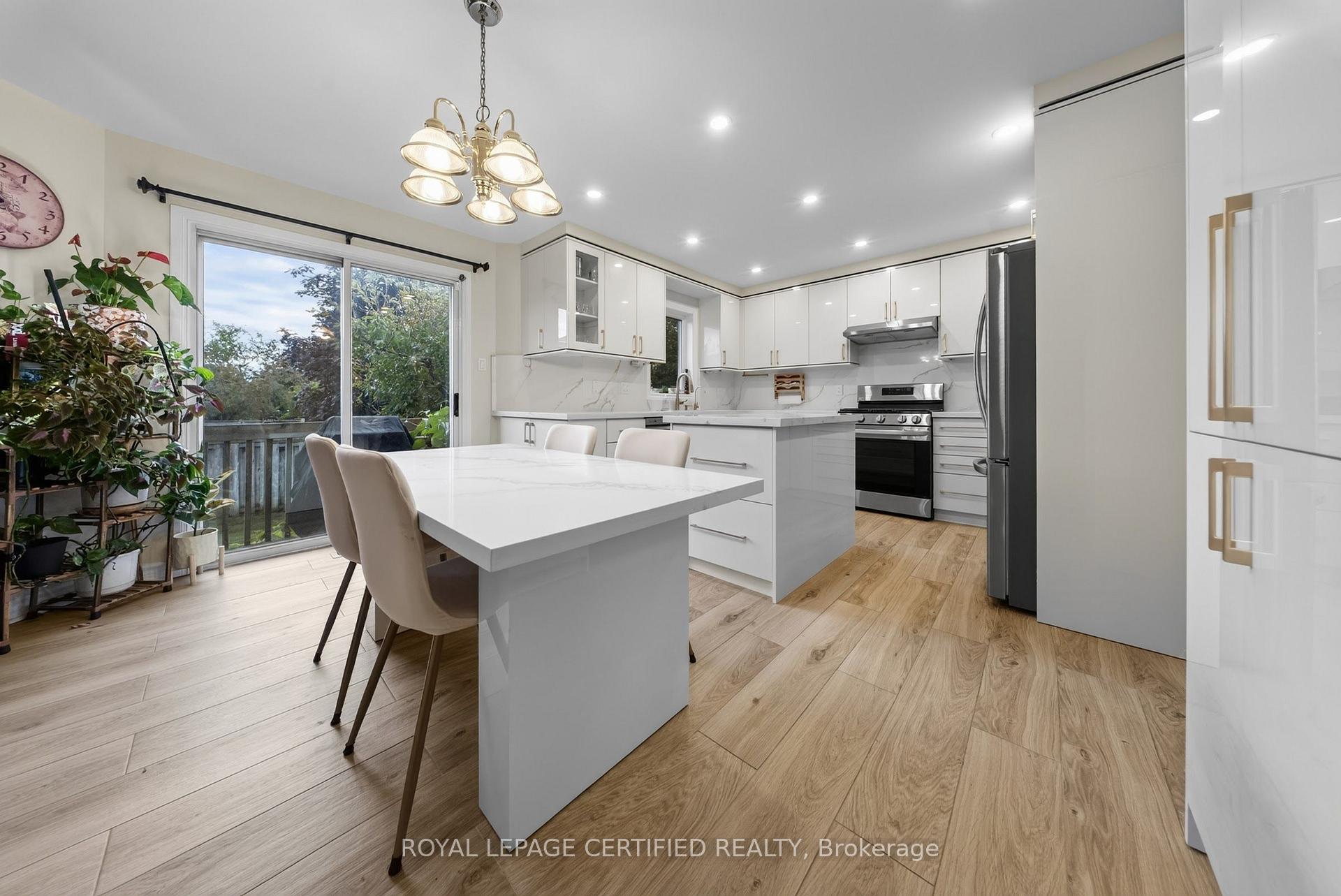 Photo 11 of 5344 Segriff Drive, Mississauga, East Credit — HOMEH