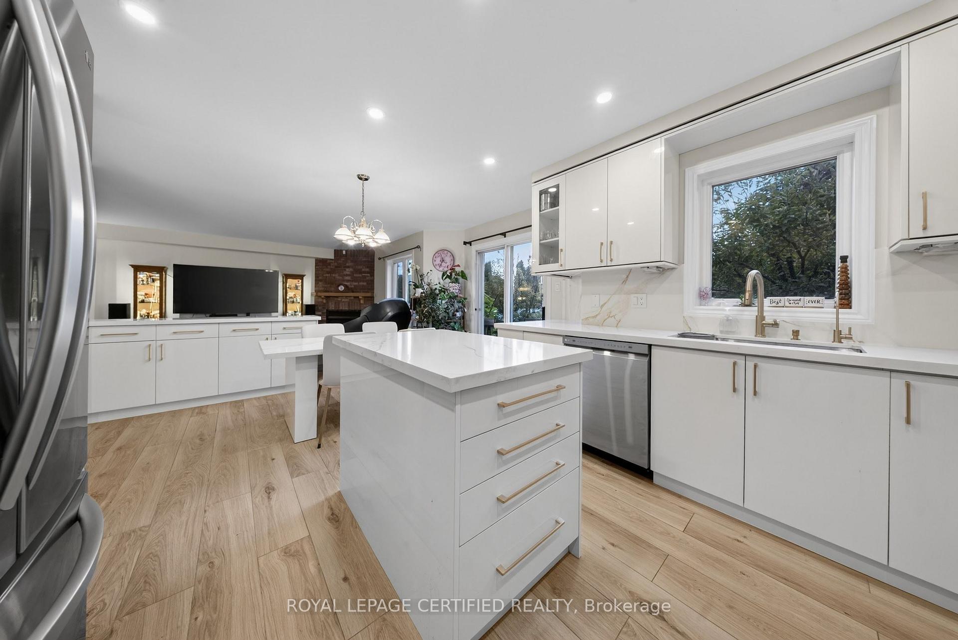 Photo 15 of 5344 Segriff Drive, Mississauga, East Credit — HOMEH