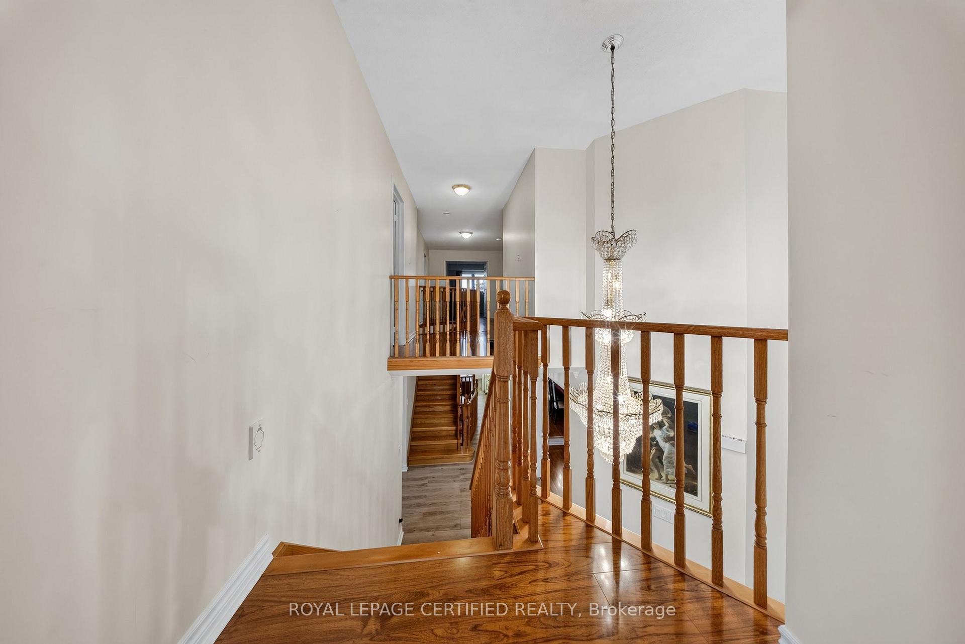 Photo 24 of 5344 Segriff Drive, Mississauga, East Credit — HOMEH