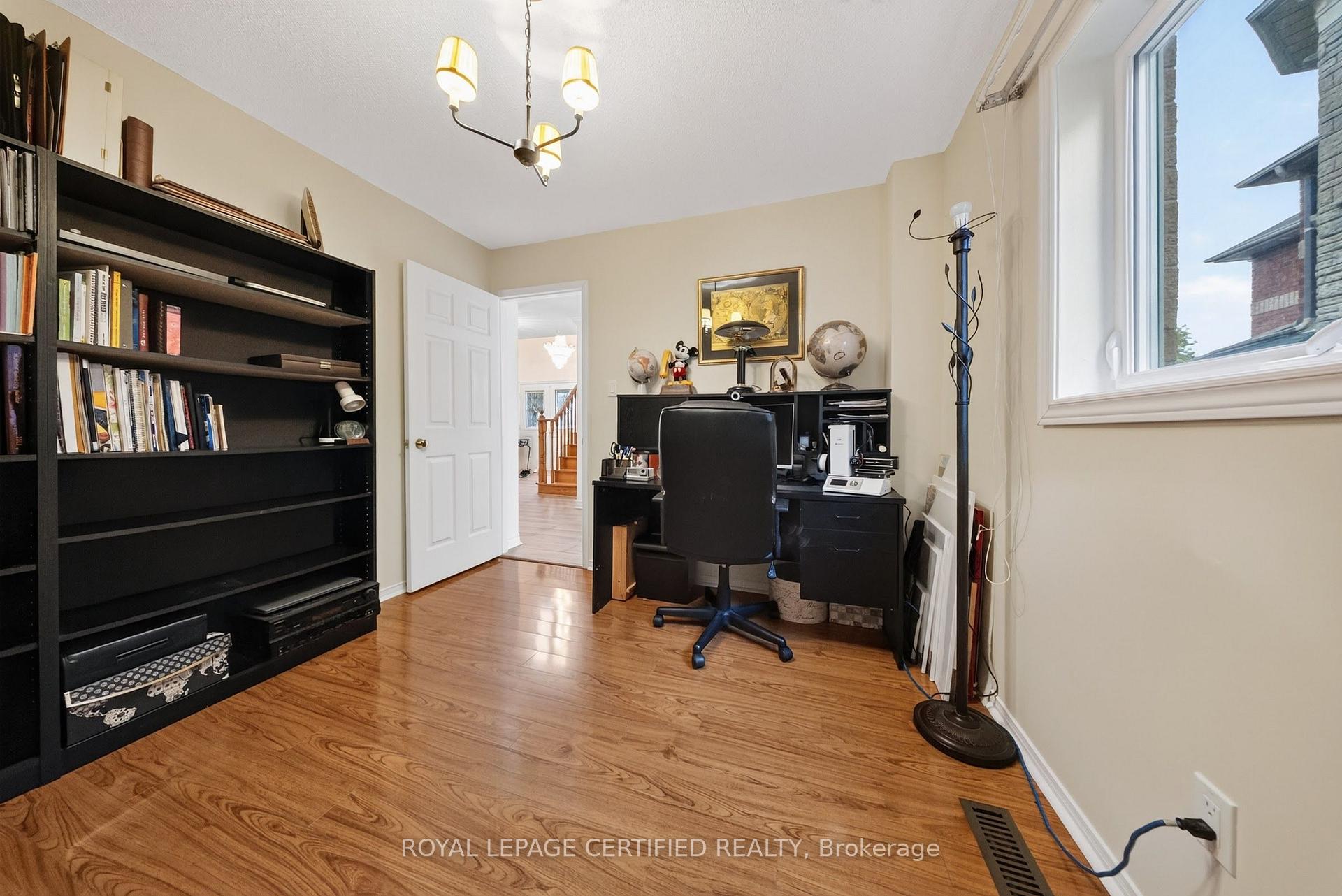 Photo 26 of 5344 Segriff Drive, Mississauga, East Credit — HOMEH