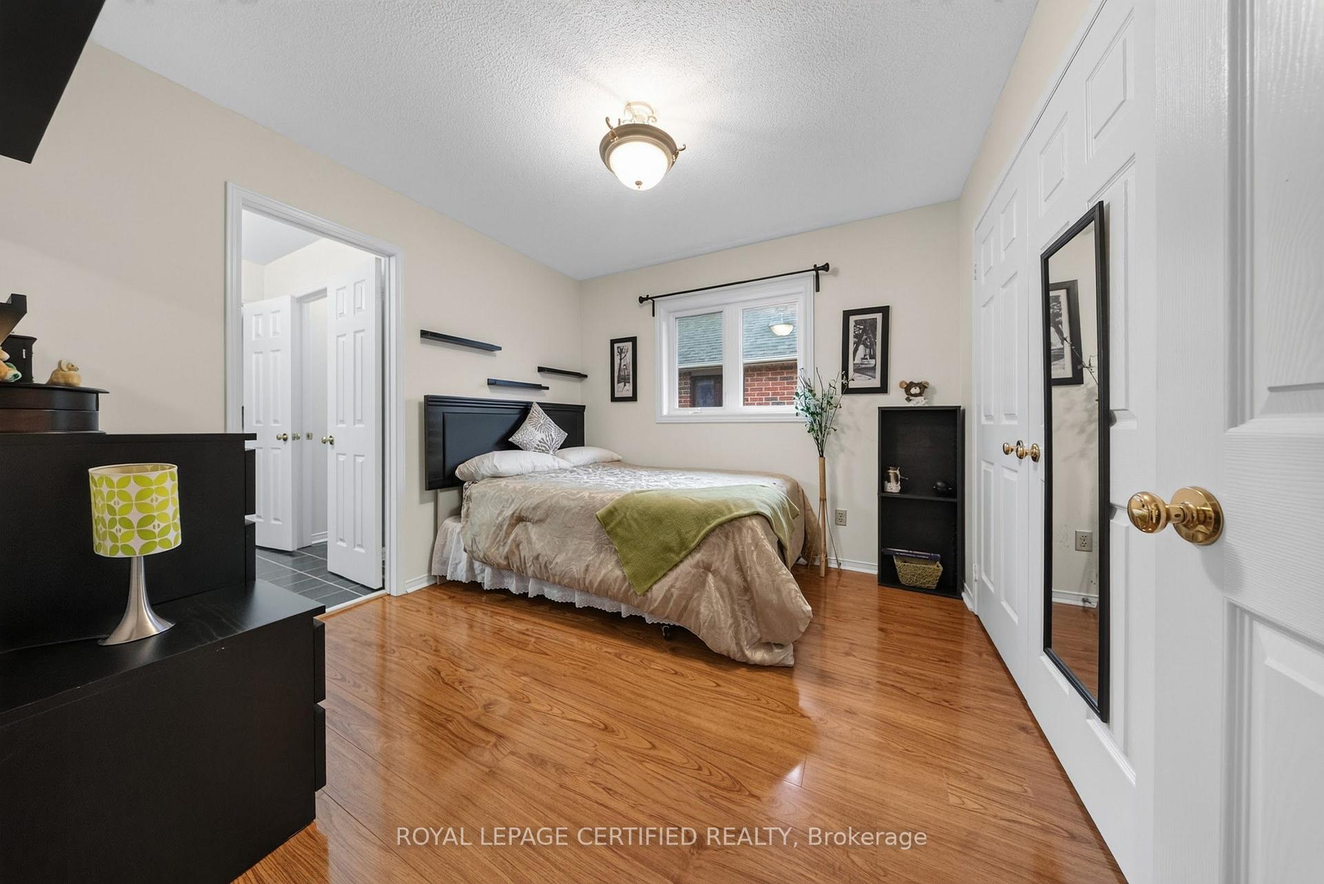 Photo 31 of 5344 Segriff Drive, Mississauga, East Credit — HOMEH