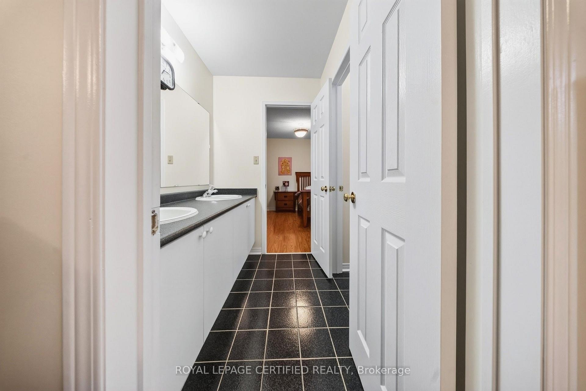 Photo 38 of 5344 Segriff Drive, Mississauga, East Credit — HOMEH