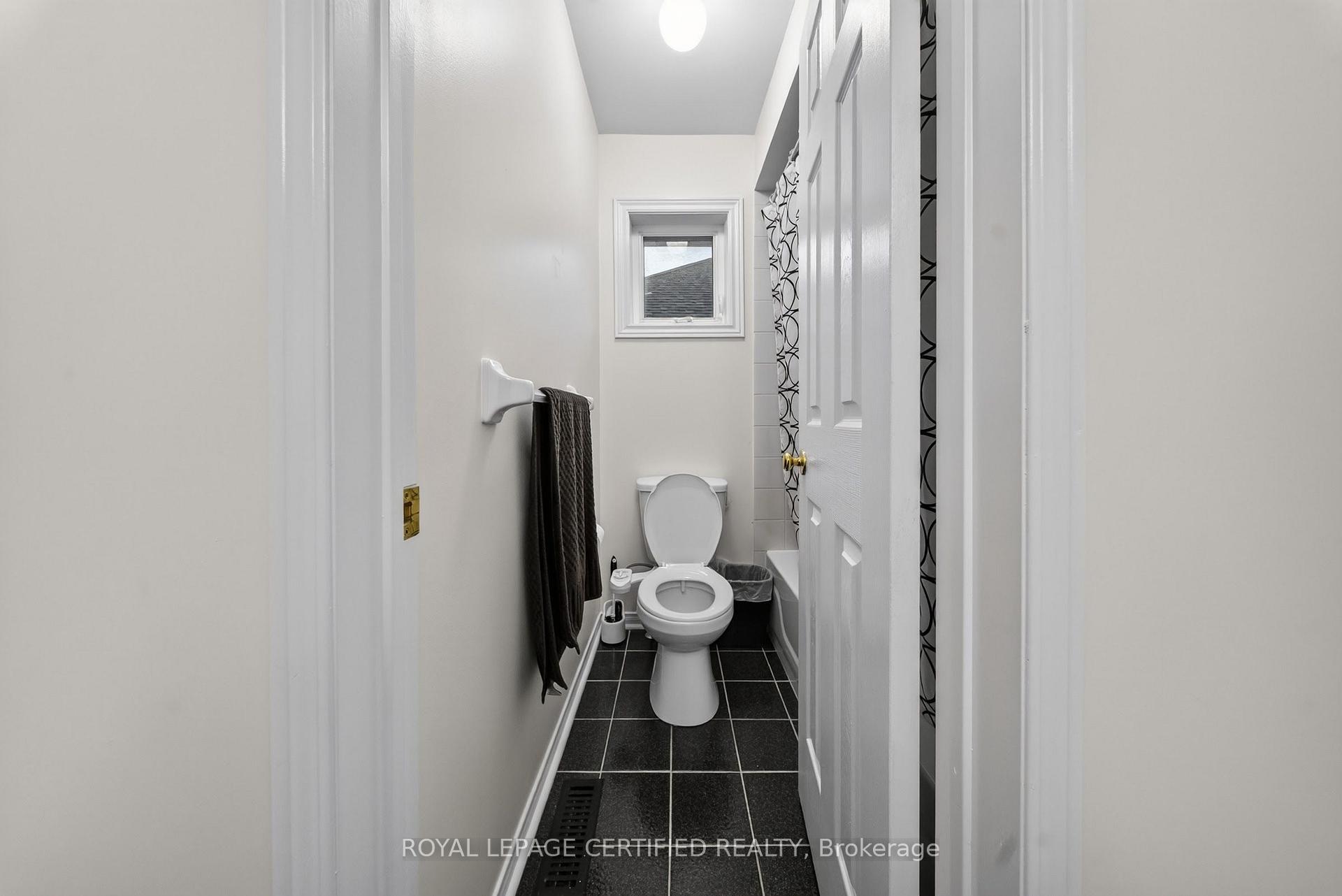 Photo 40 of 5344 Segriff Drive, Mississauga, East Credit — HOMEH