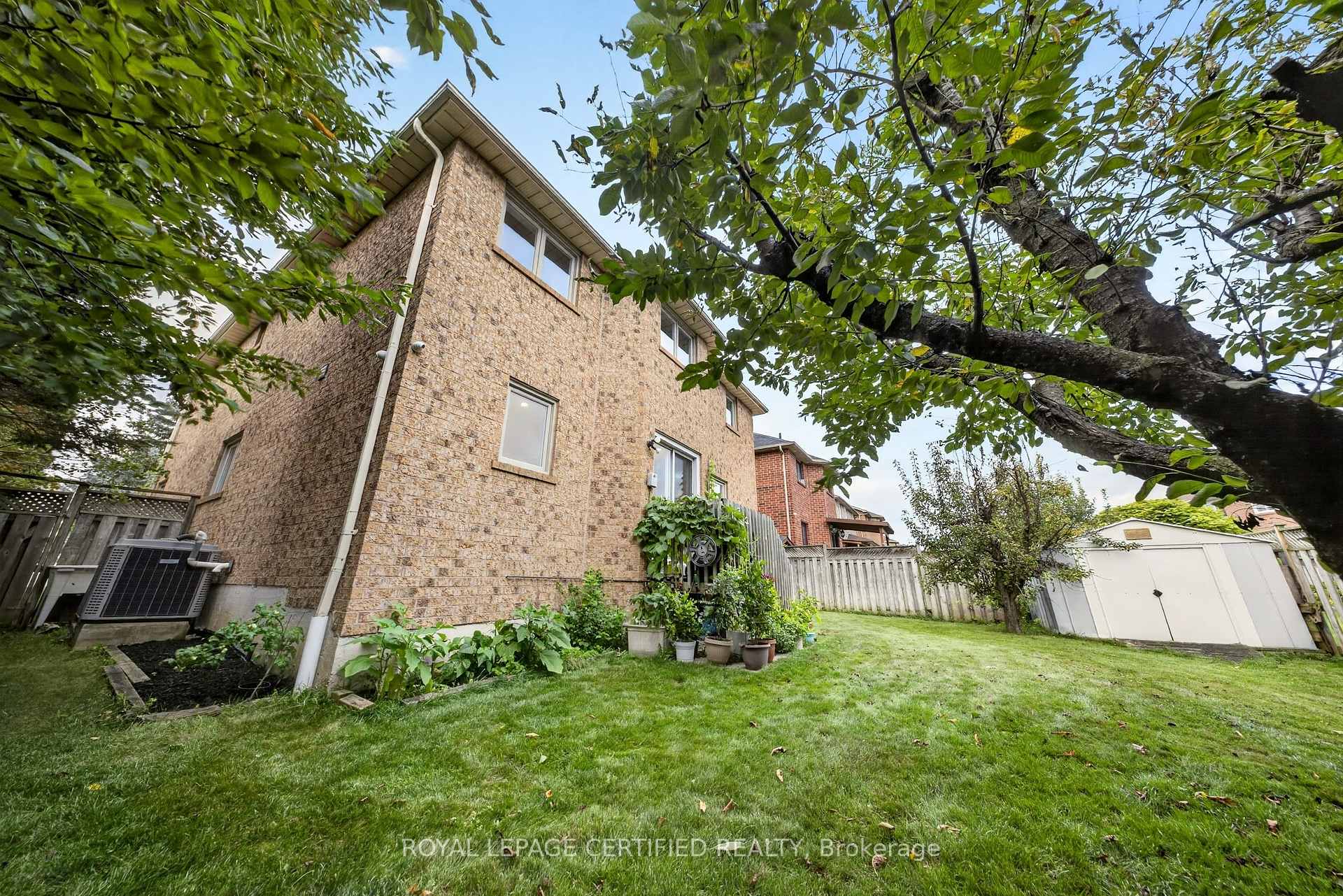 Photo 48 of 5344 Segriff Drive, Mississauga, East Credit — HOMEH