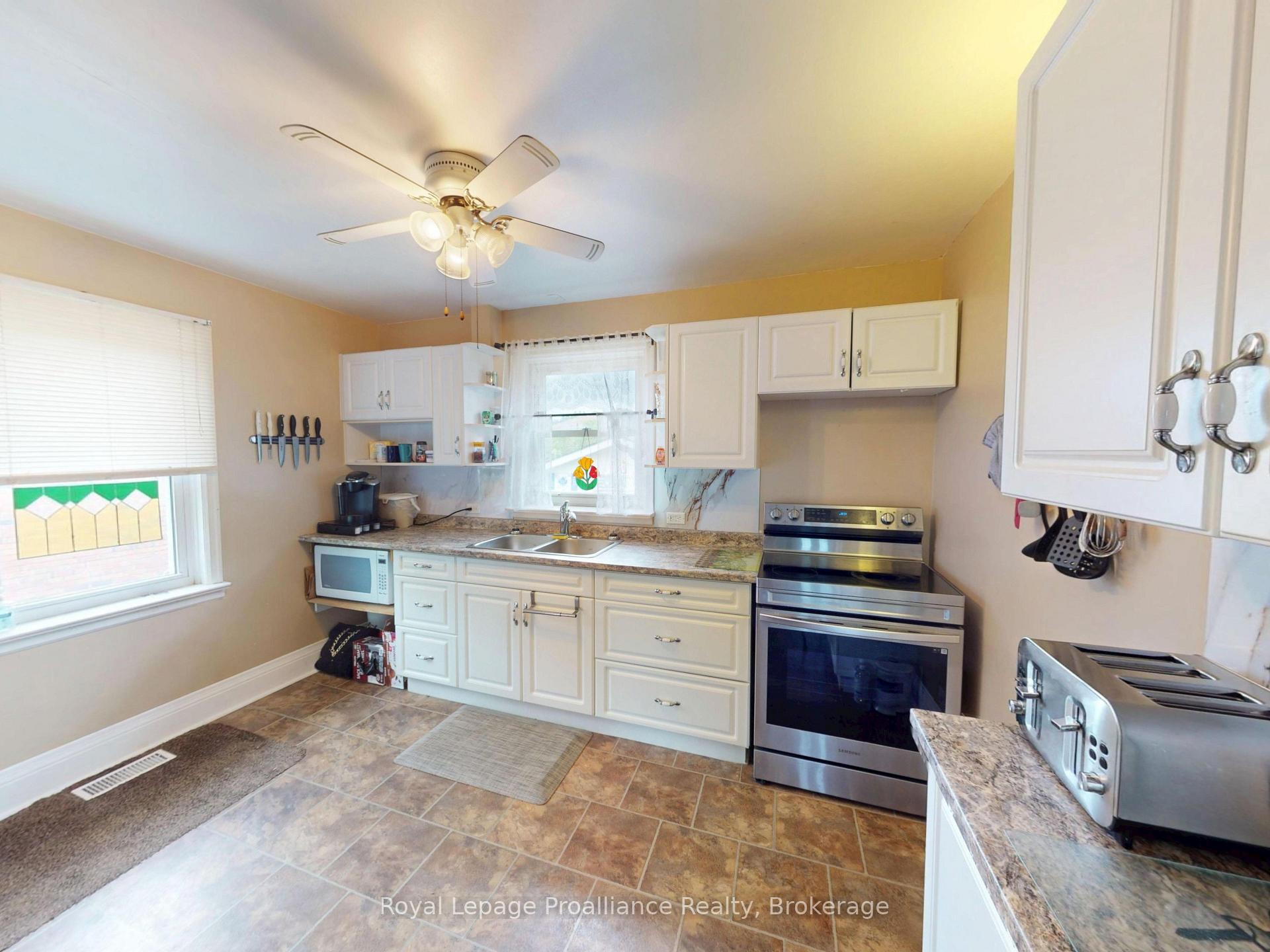 Photo 5 of 163 Shuter Street, Quinte West, Trenton Ward — HOMEH
