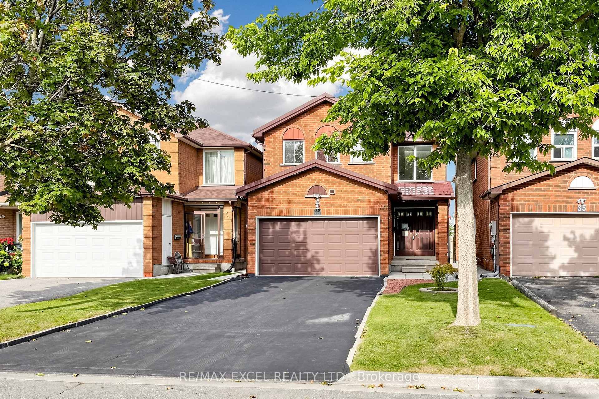 Photo 2 of 33 Wharton Square, Scarborough, Milliken — HOMEH