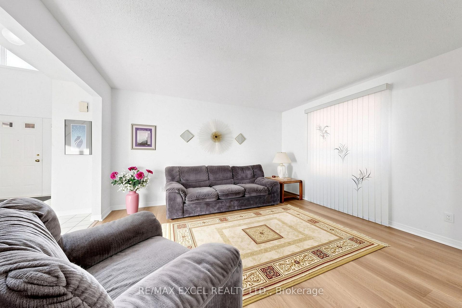 Photo 8 of 33 Wharton Square, Scarborough, Milliken — HOMEH