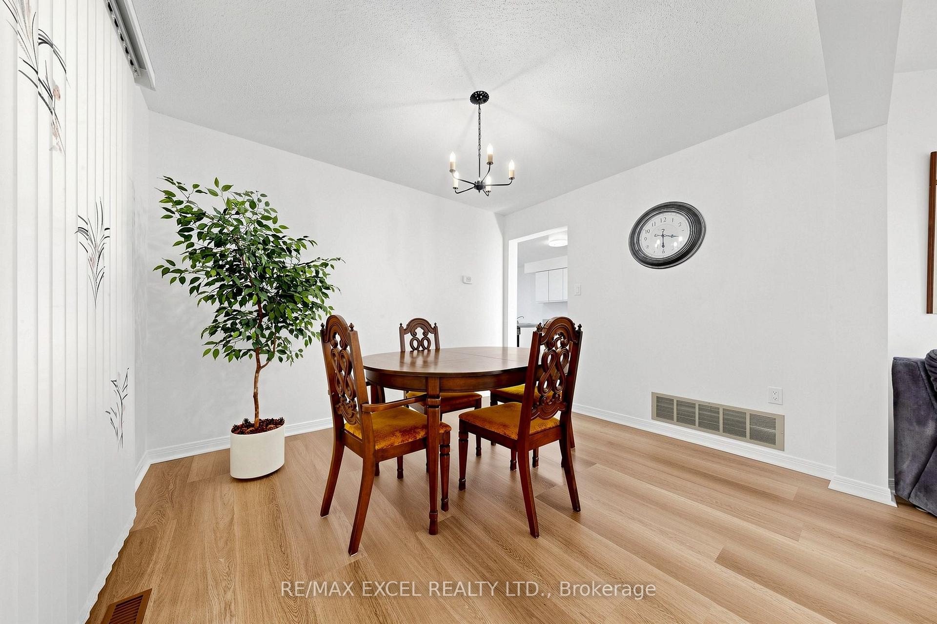 Photo 12 of 33 Wharton Square, Scarborough, Milliken — HOMEH