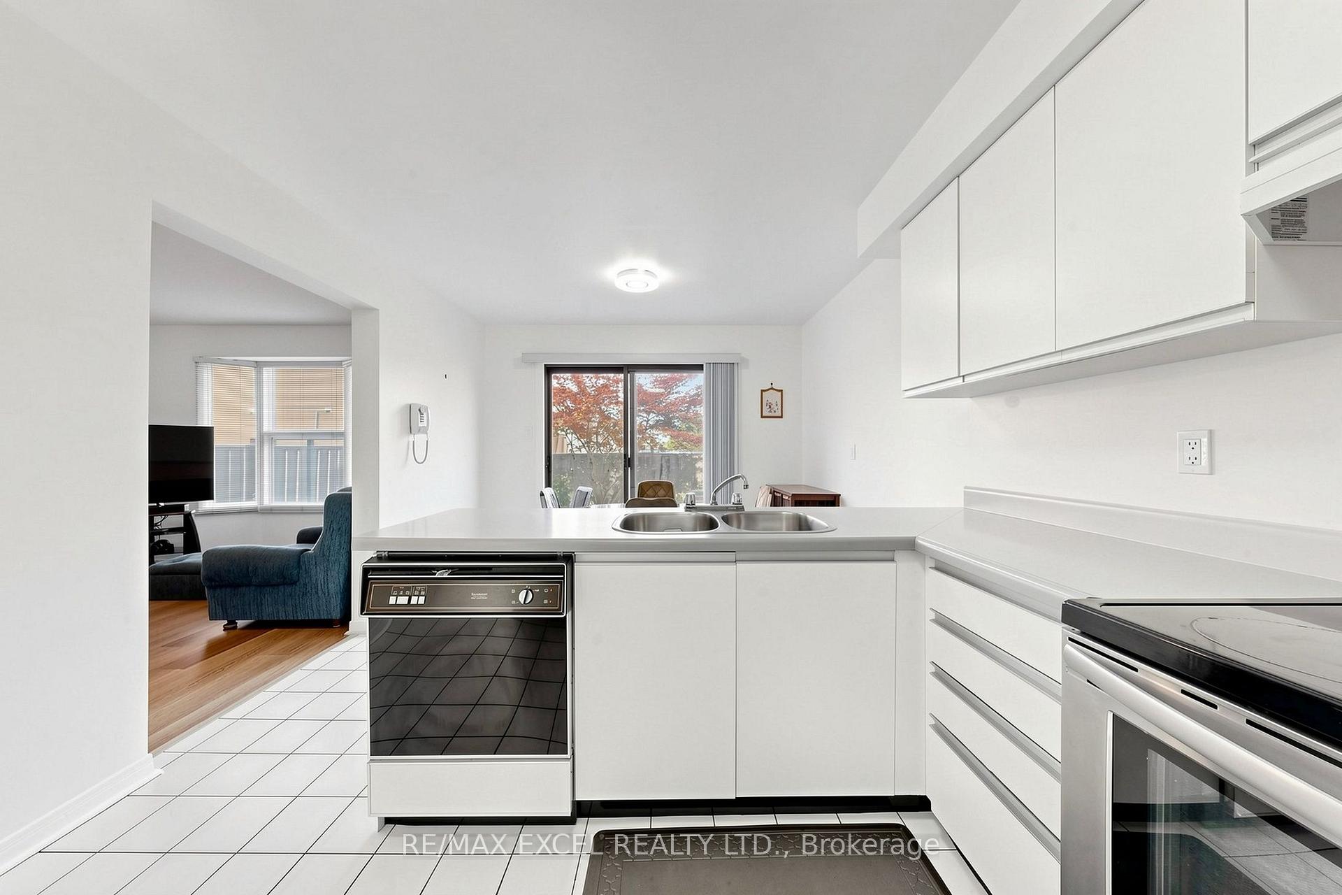 Photo 21 of 33 Wharton Square, Scarborough, Milliken — HOMEH